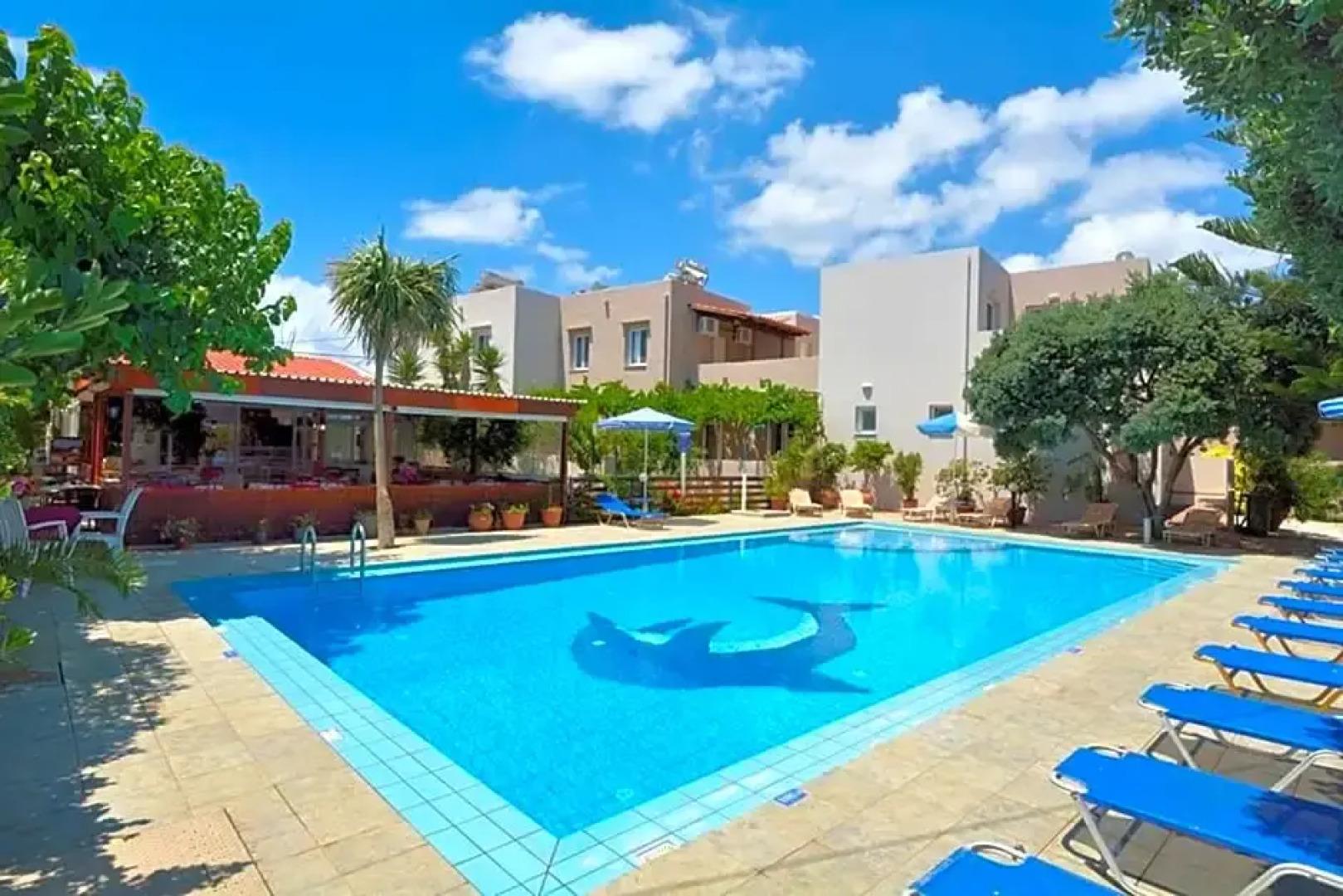 Michales Studios And Apartments