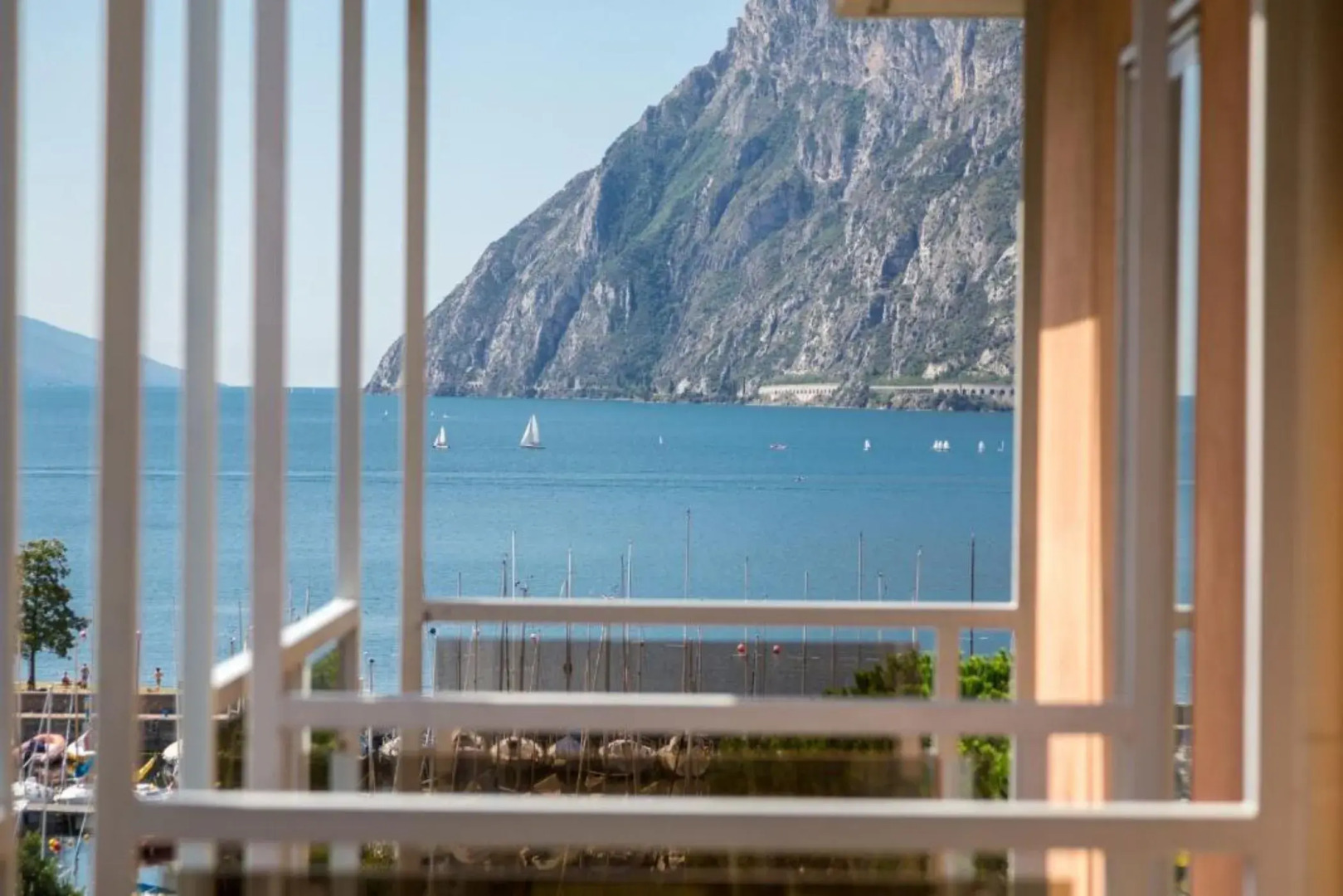 Lake Front Hotel Mirage