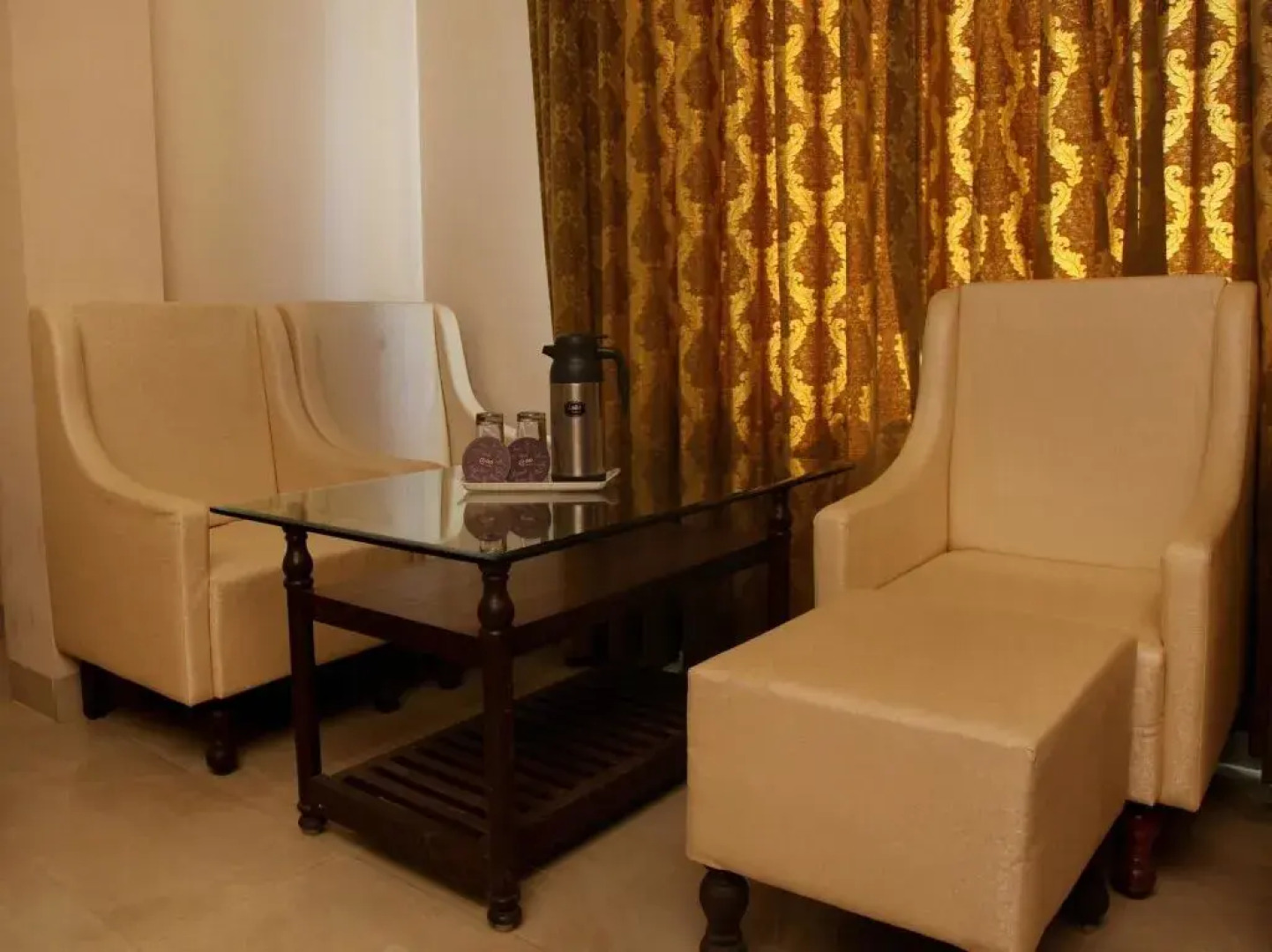 OYO Premium High Court Allahabad