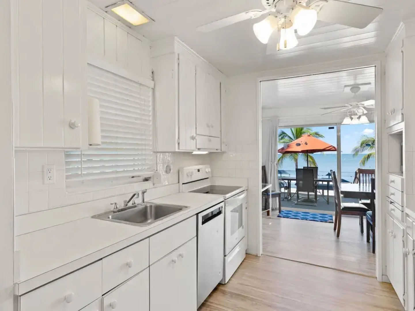 White Sand Cottage by Vacation Rental Pros