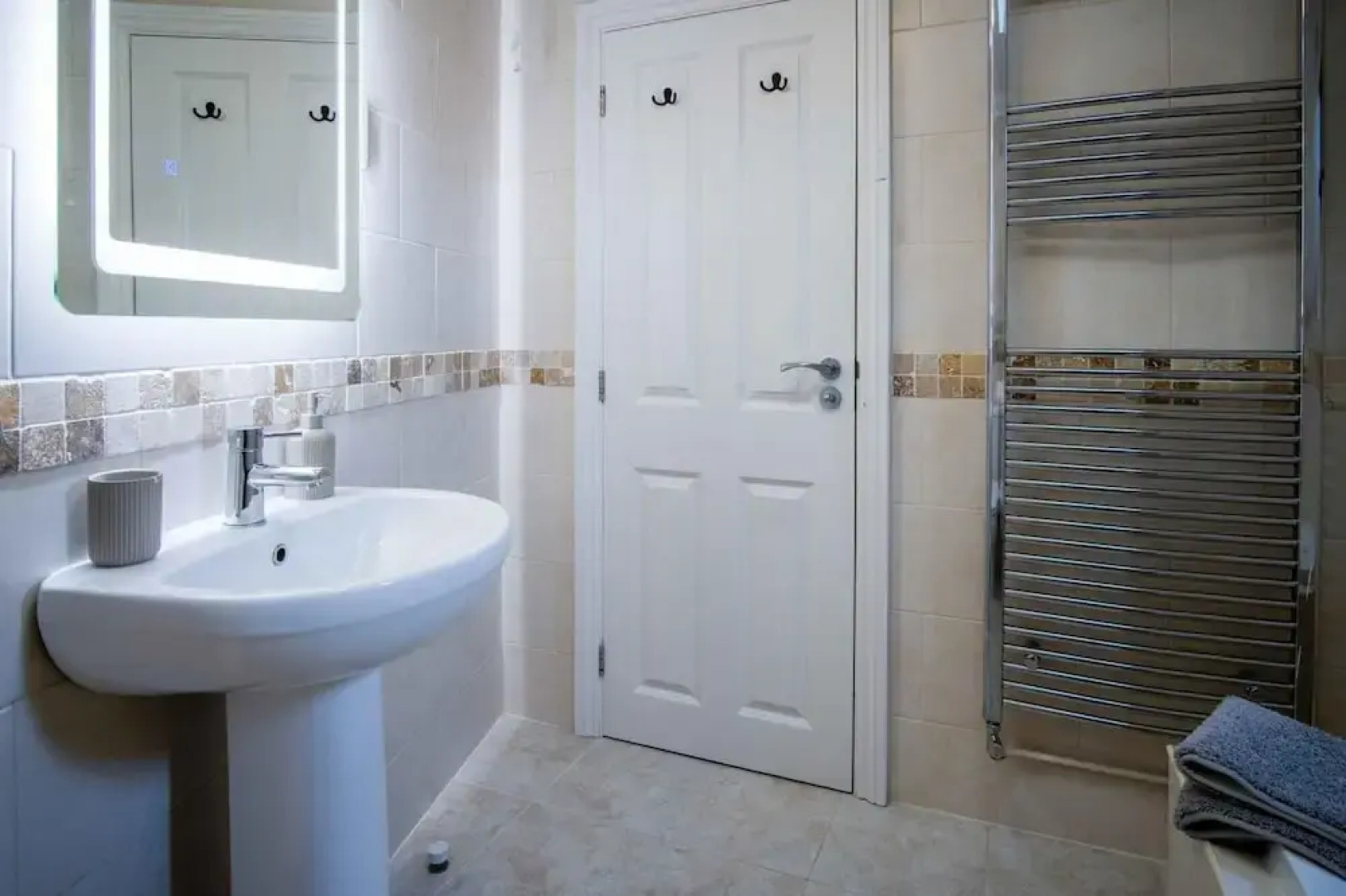 The Nook North Beach - 1 Bedroom Apartment - Tenby