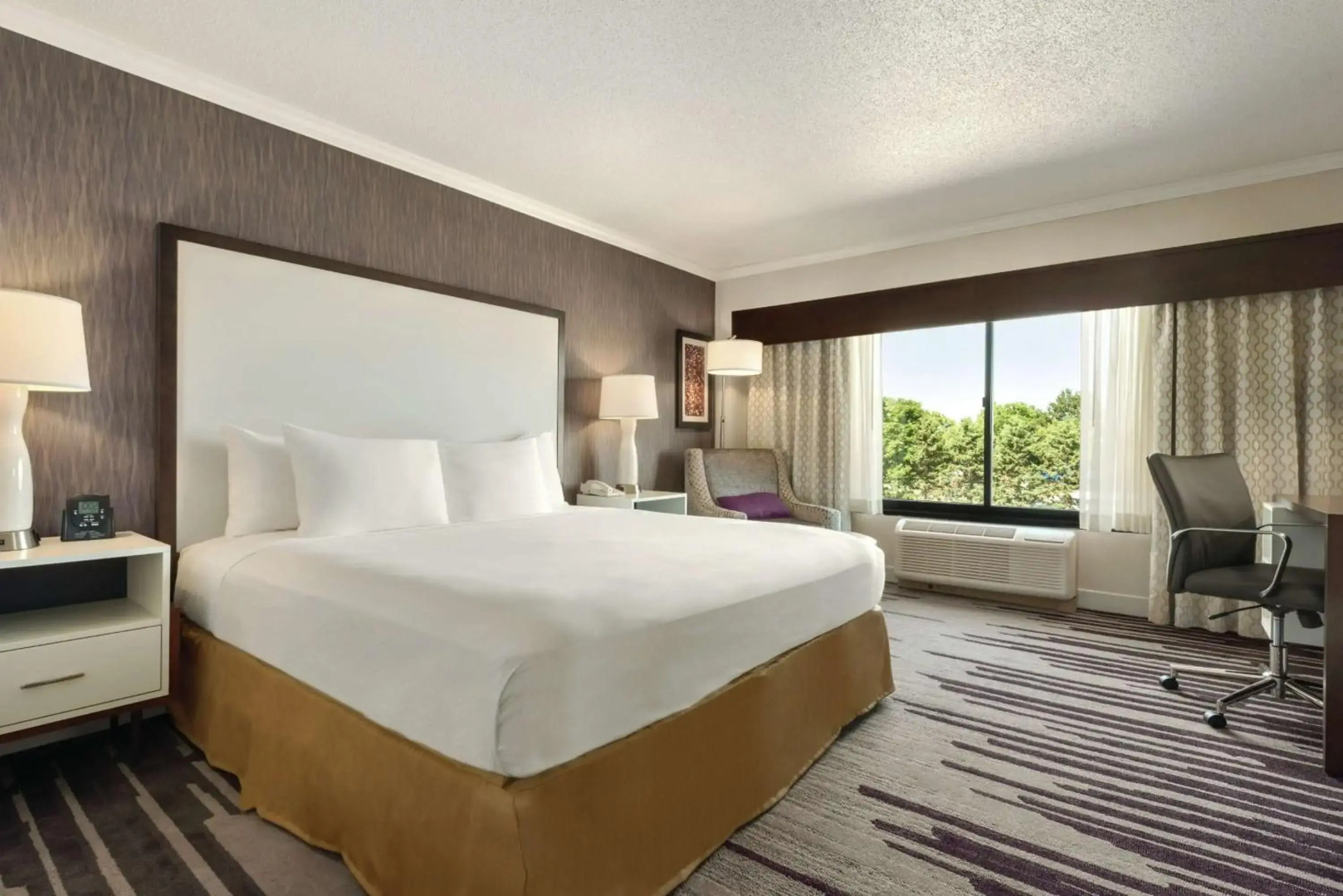 DoubleTree by Hilton Milwaukee - Brookfield