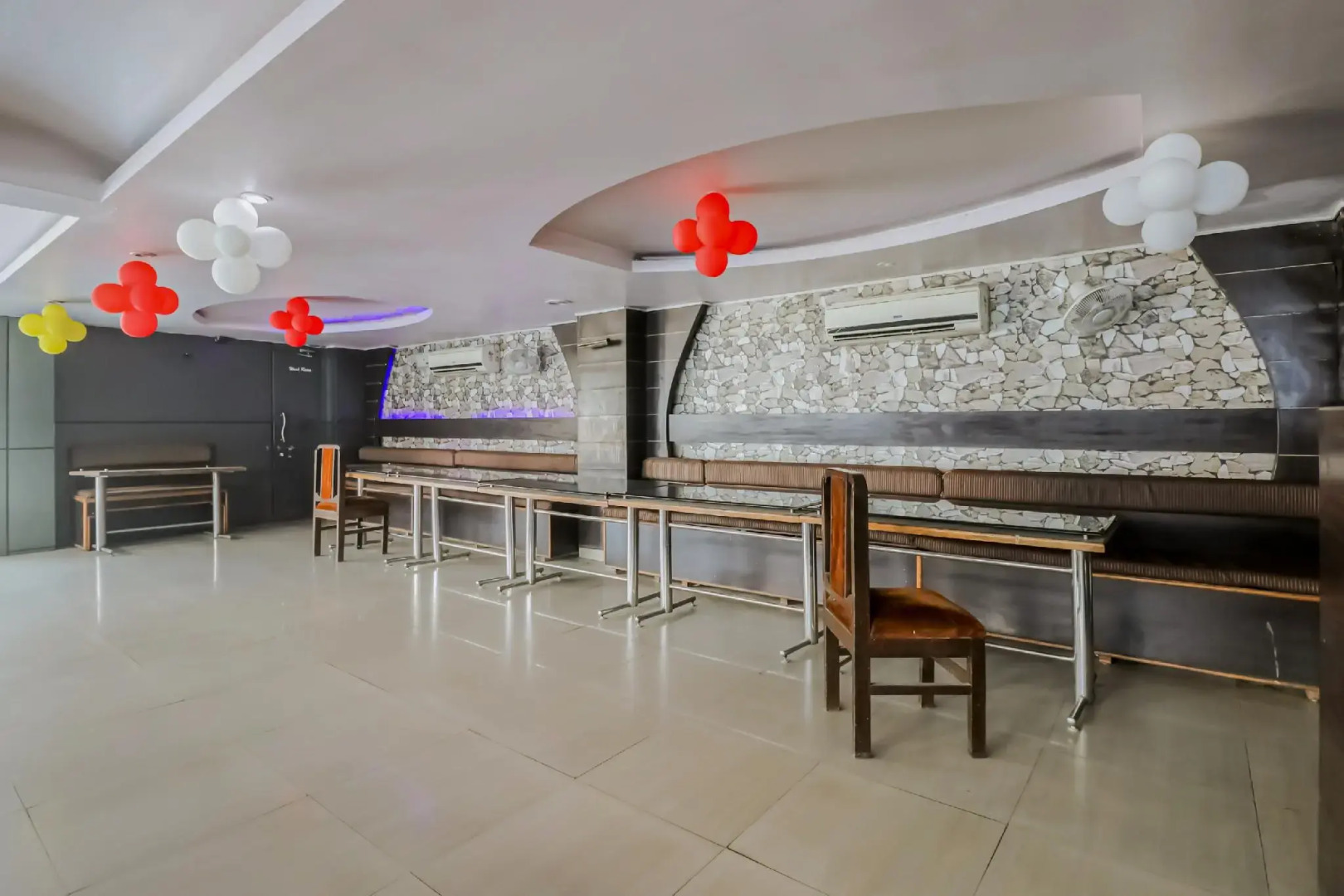 OYO 78543 Collection O Hotel Dps Inn