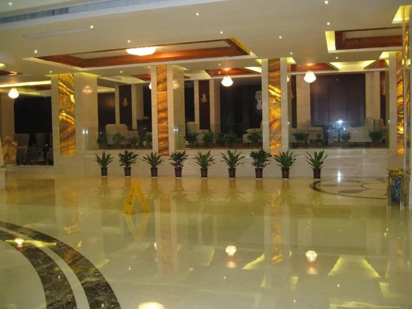 Anqing International Hotel