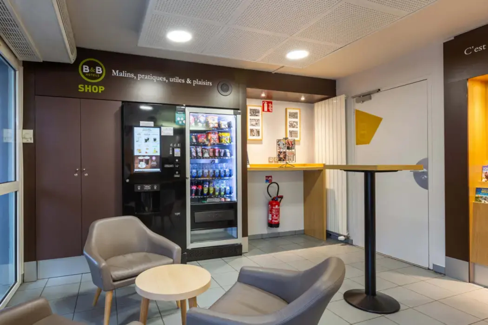 B&B HOTEL CHARTRES Le Forum (1)