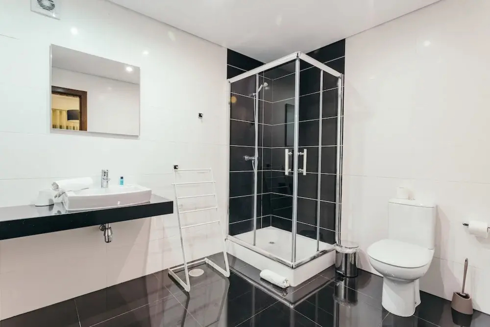 Best Houses 23 - Stunning Apartment Great Location