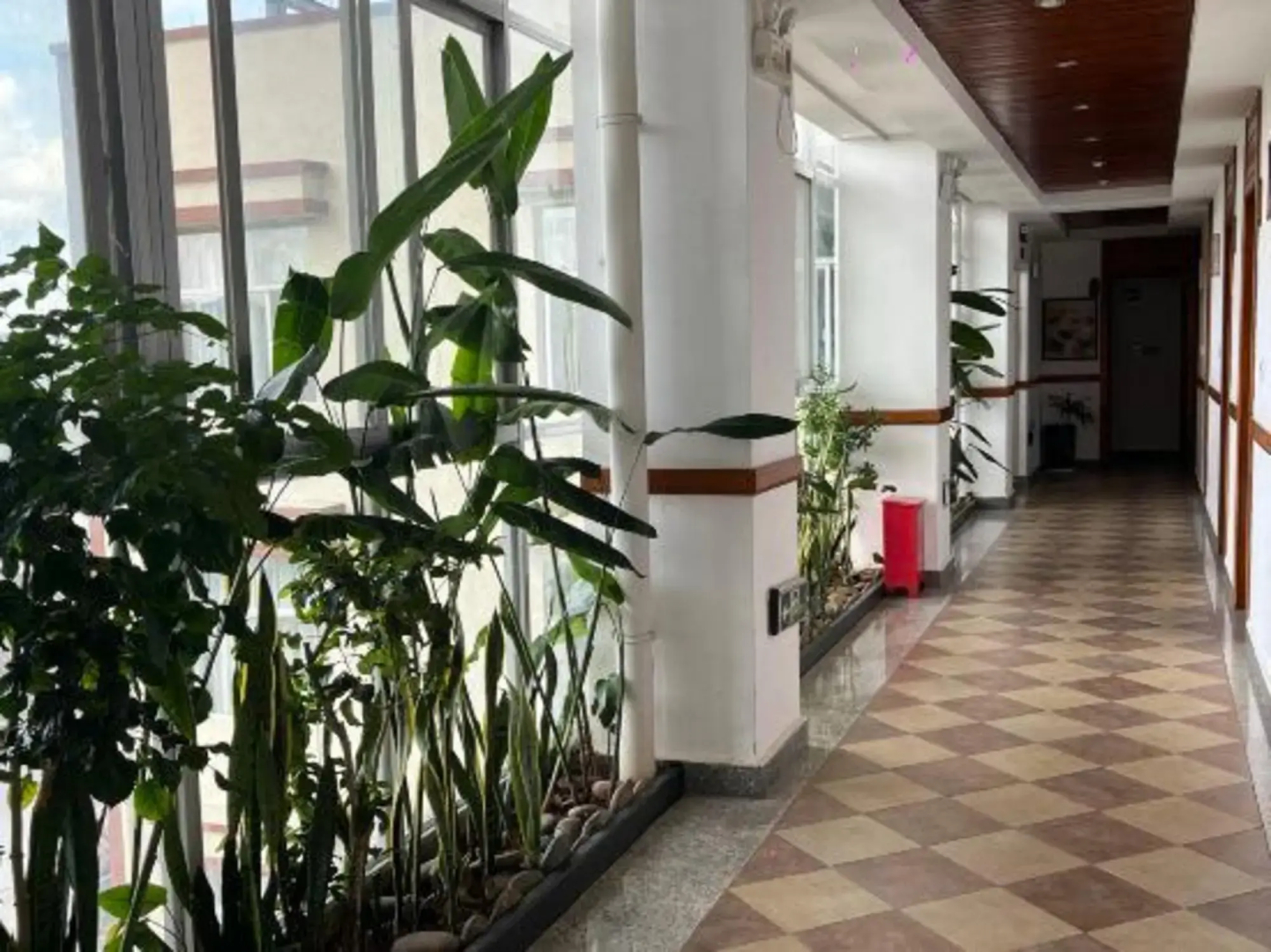 Pu'er Plum Lakeside Hotel