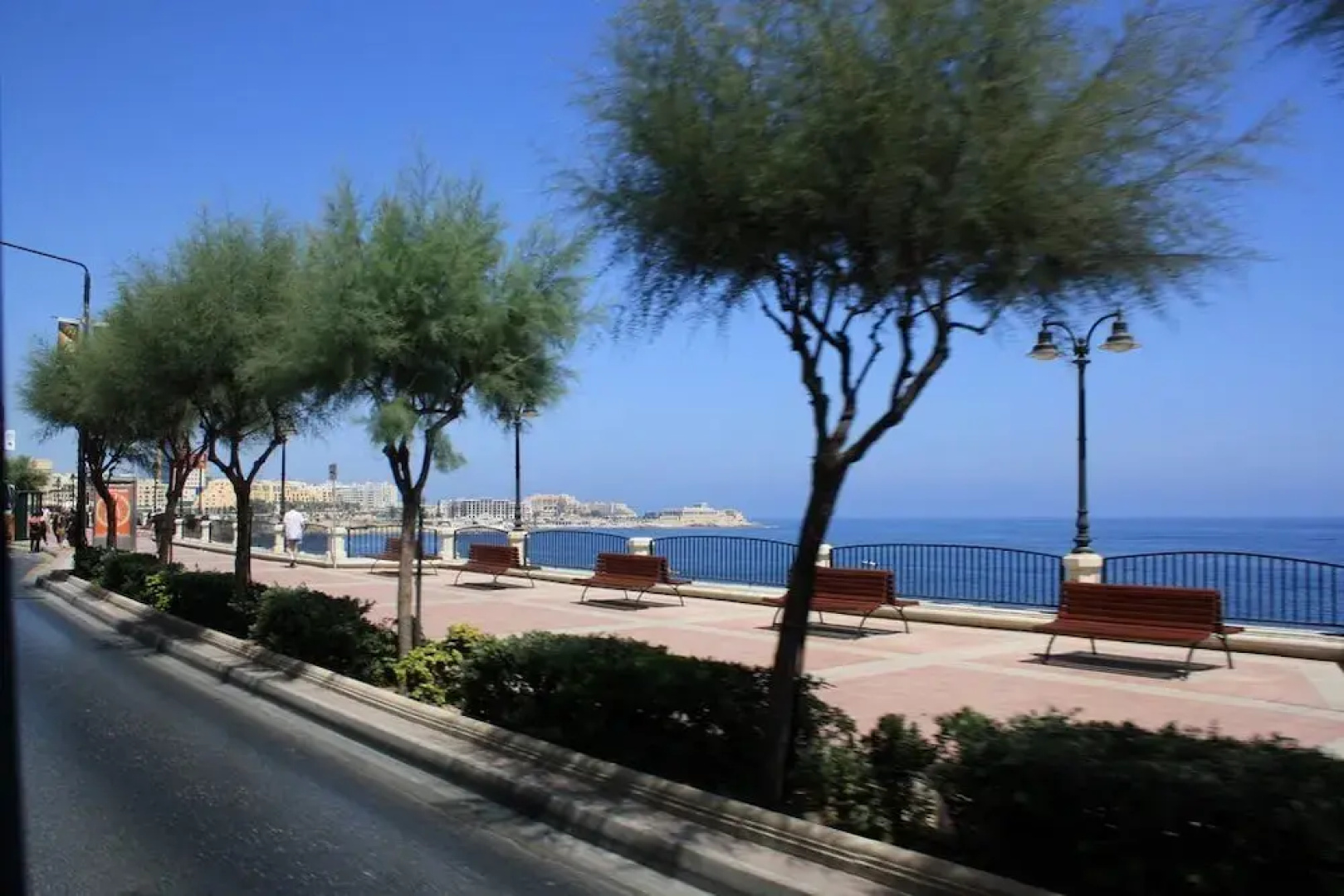 Seafront Luxury Apartment Incl Pool