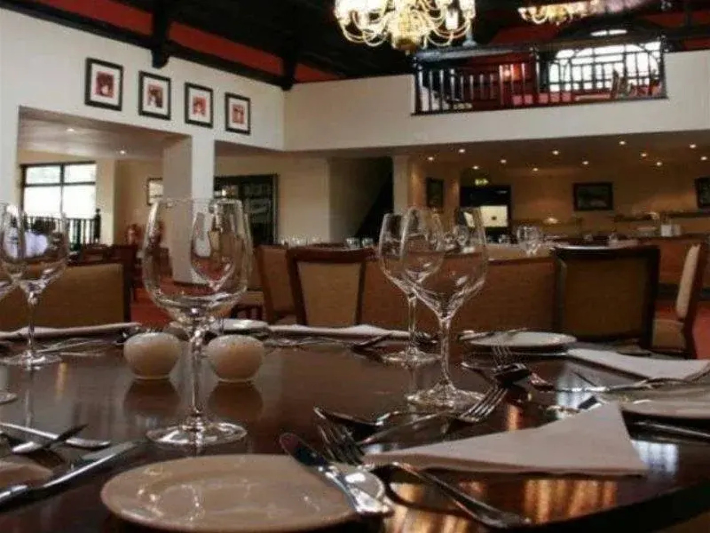 Redwood Hotel  Country Club