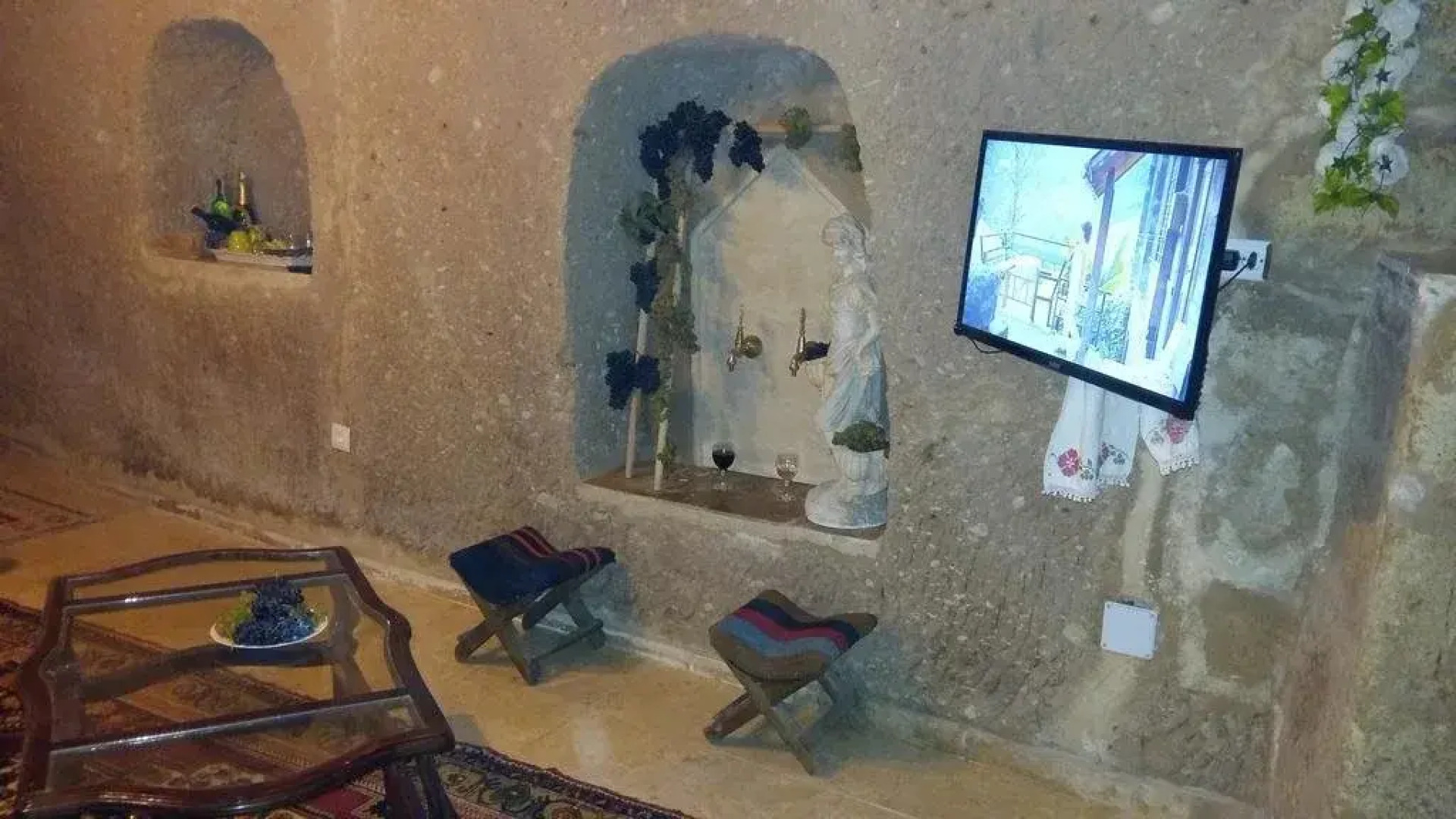 Alexander Cave House