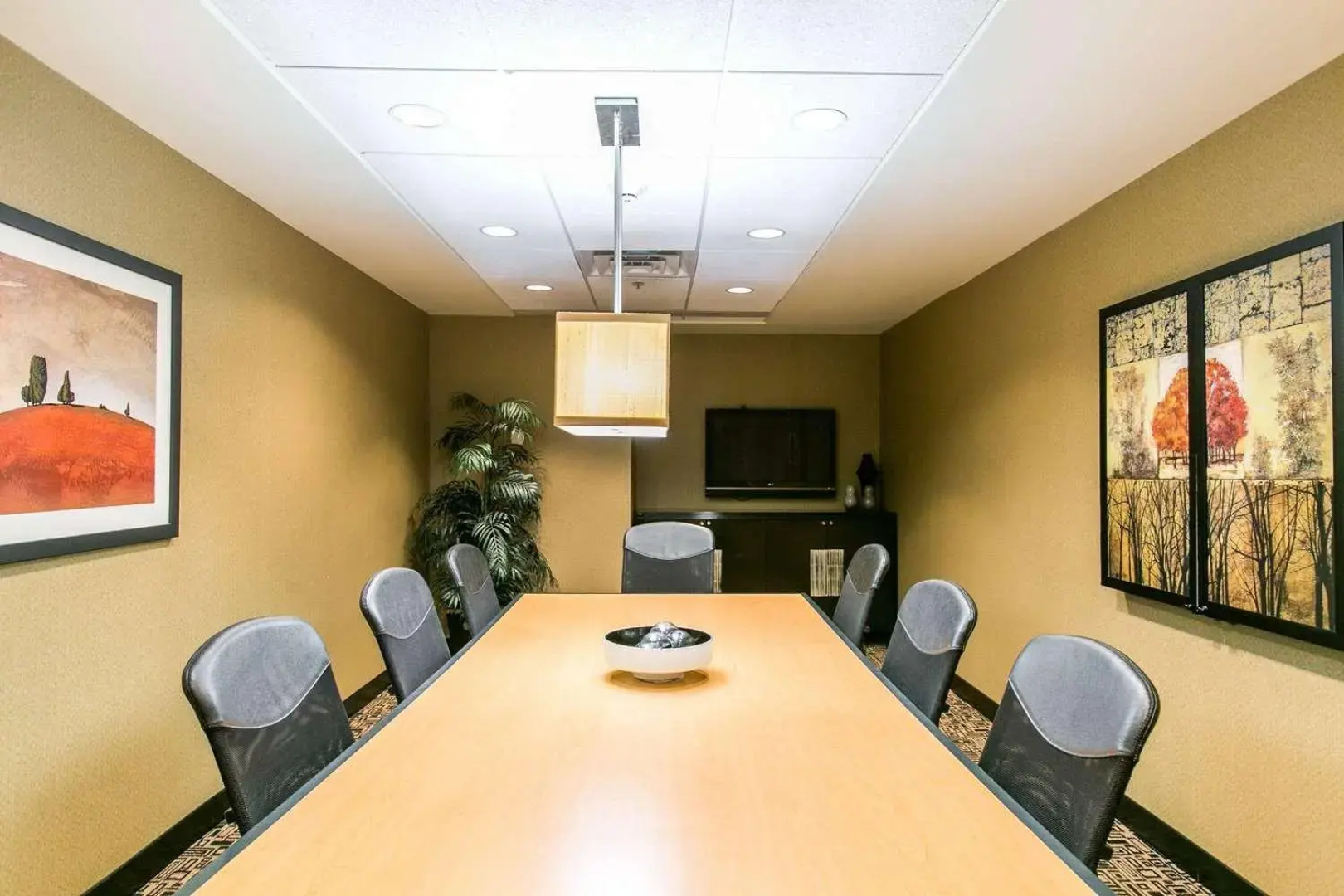 Cambria Suites Indianapolis Airport