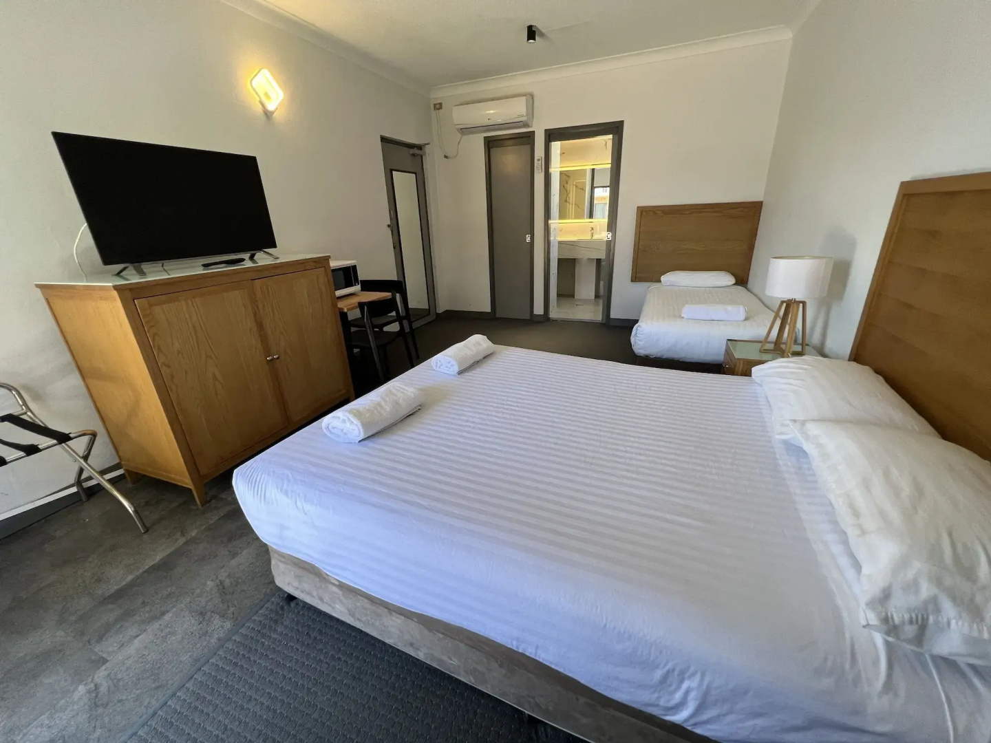 Spa Village Travel Inn