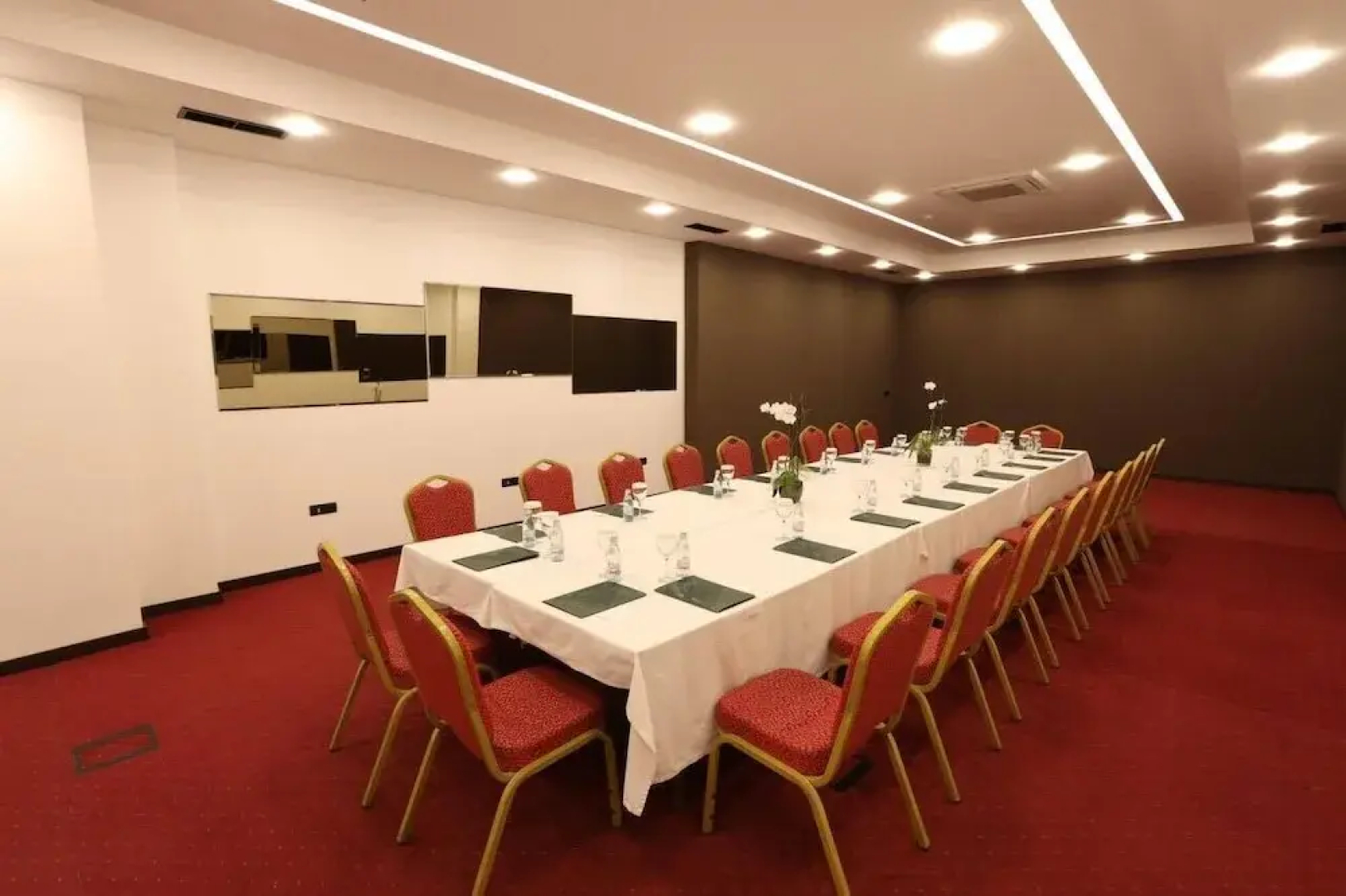 Astoria Luxury & Spa