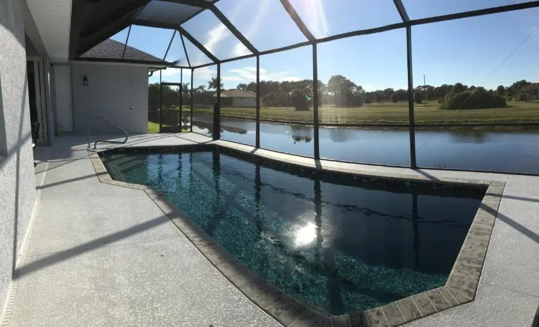 Florida Secret - Private Villa with heated pool - sleeps 8