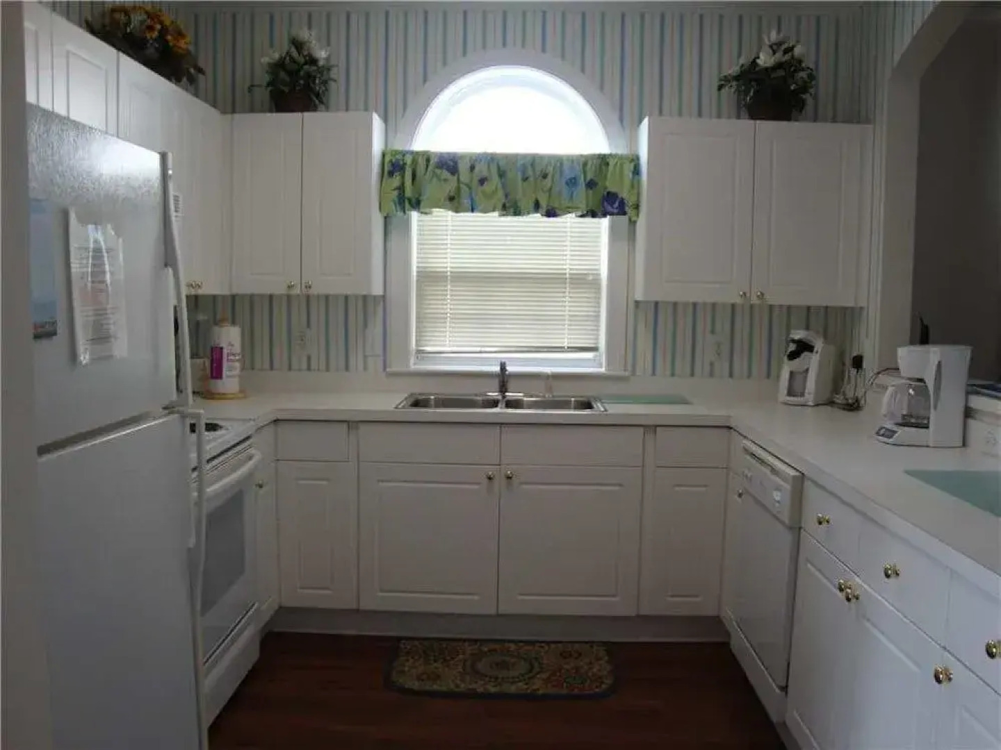Wedgewood 511 2 Br condo by RedAwning