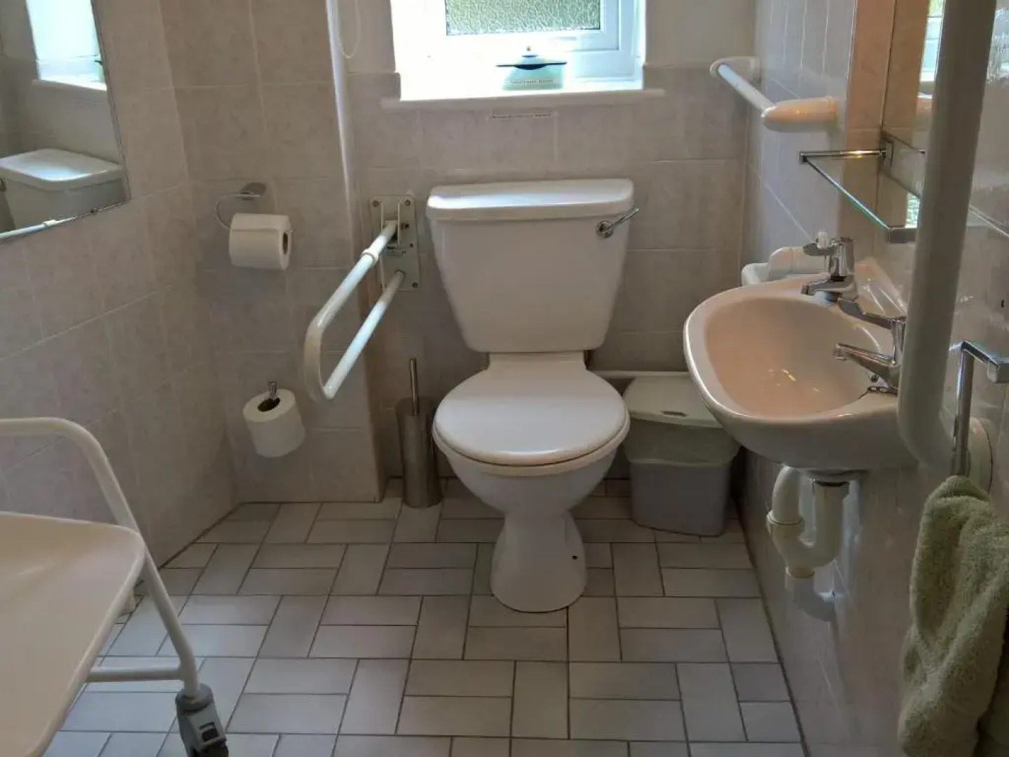 Birchcroft-hideaway - sleeps 8 with Hot Tub