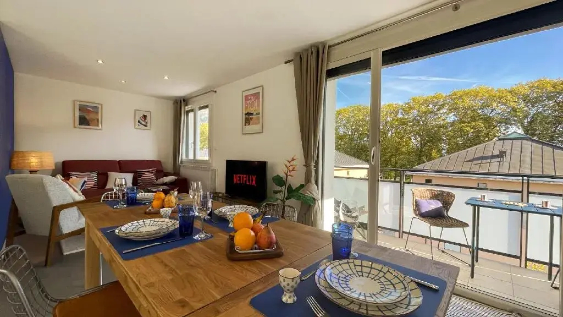 HOMEY MONTAIGNE - New - A 1 min à pied du LAC D'ANNECY - 2 Balcons privés - Appartement avec 2 chambres - Stationnement gratuit toute l'année sauf en été - juin à août