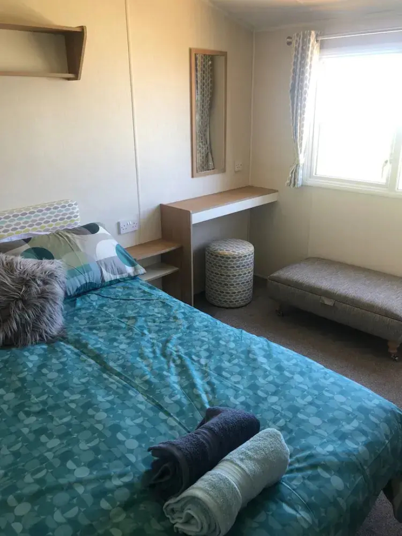 Gwel y Mor 2-bed Chalet With Sea Views & Terrace