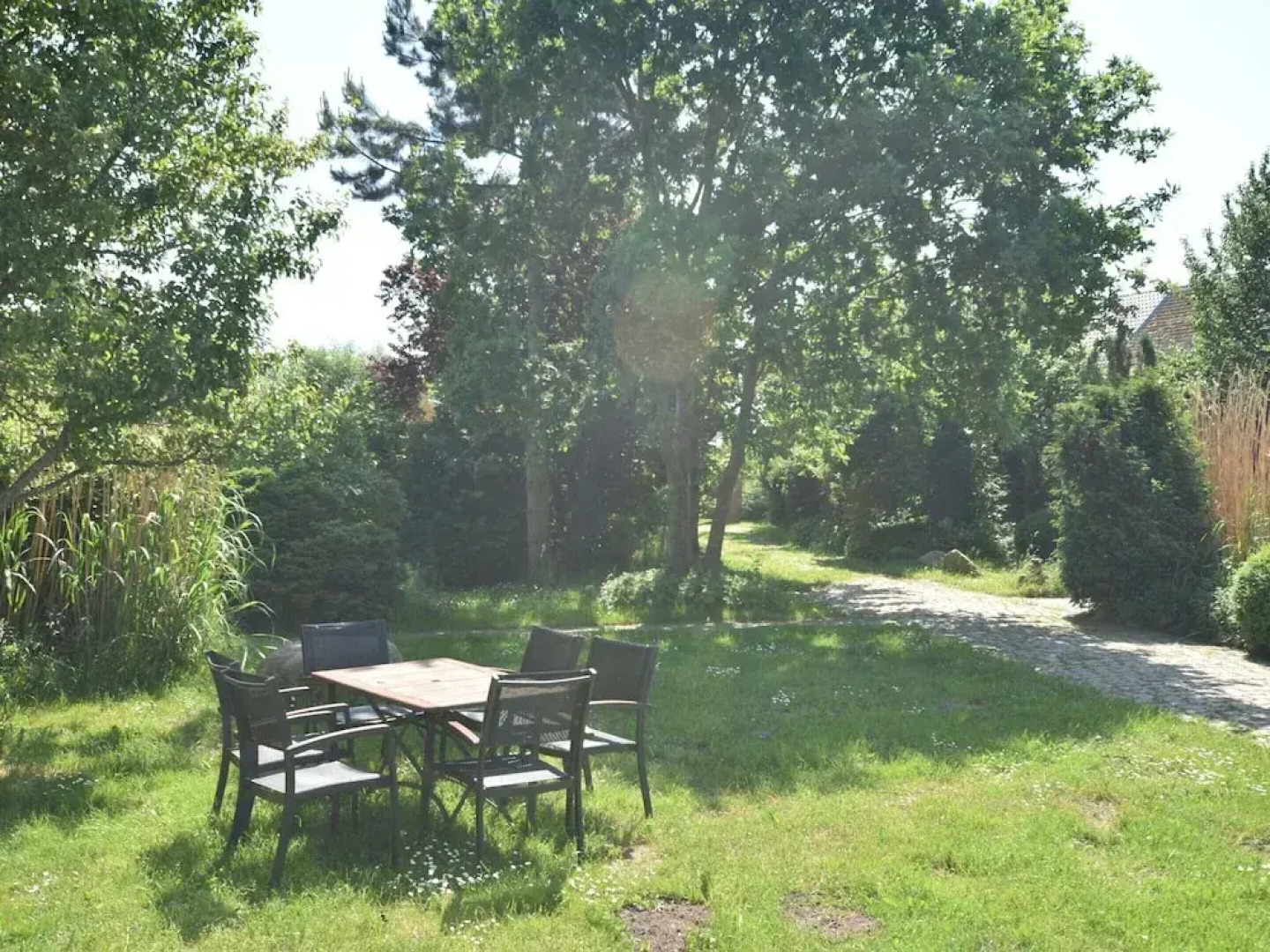 Rustic-style Apartment in Buschenhagen With Garden