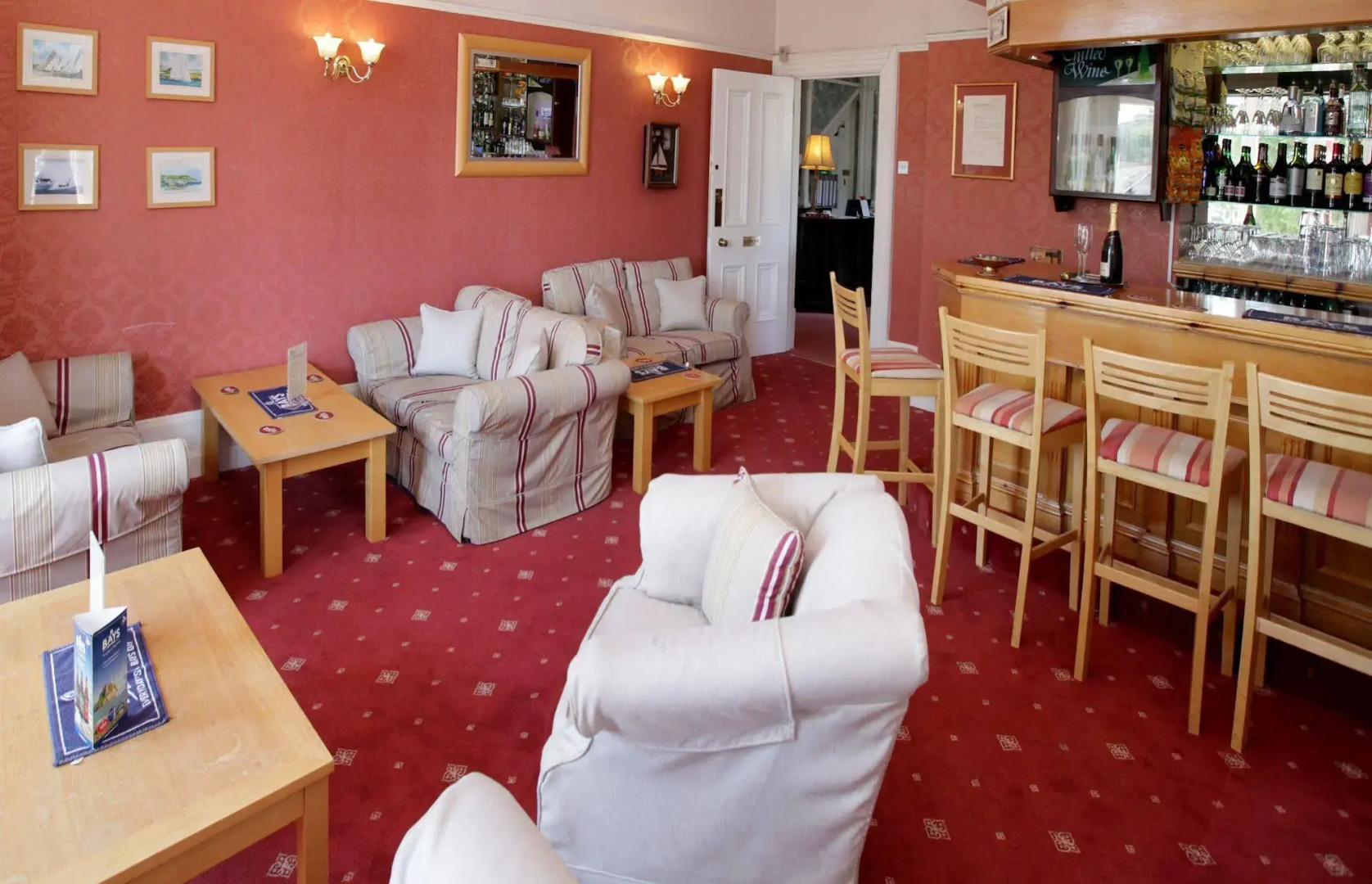 The Robin Hill Hotel