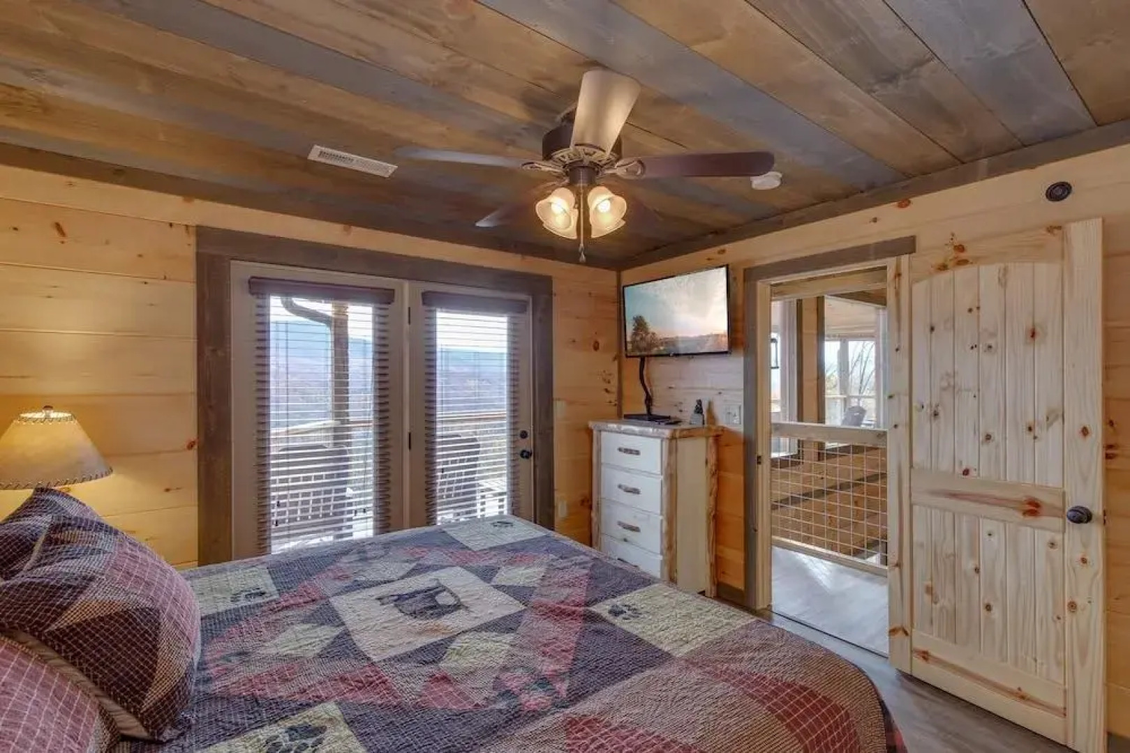 Great Smoky Lodge - Seven Bedroom Cabin