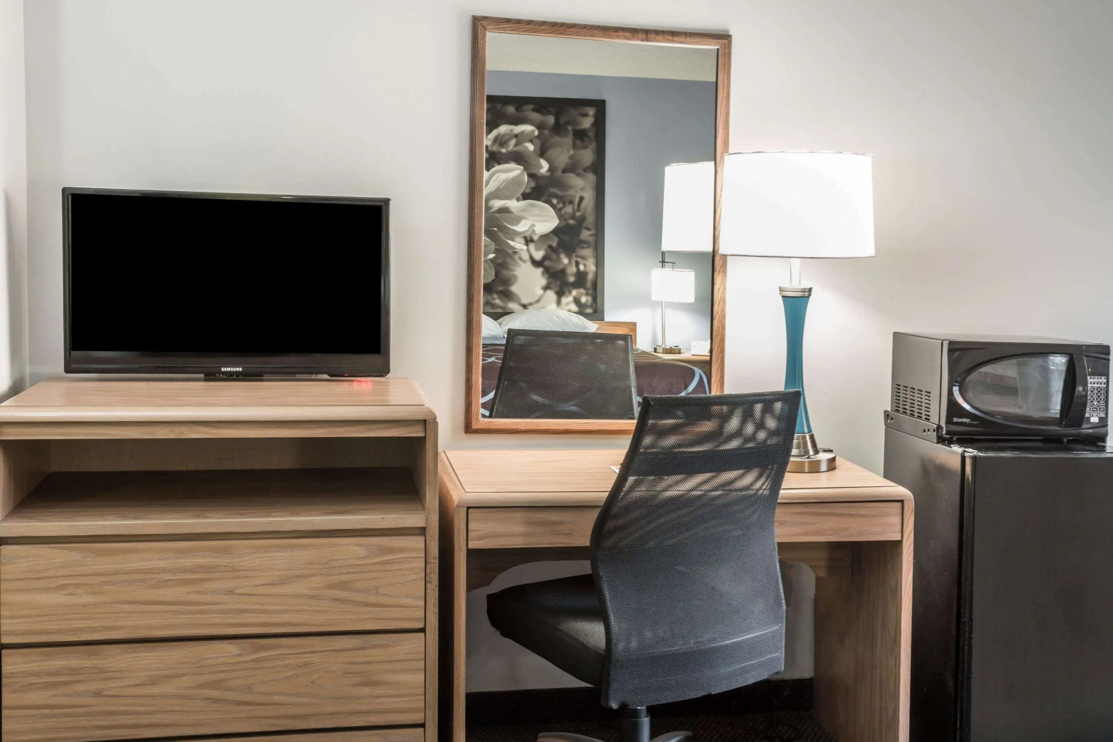 Super 8 by Wyndham Valdosta GA I-75