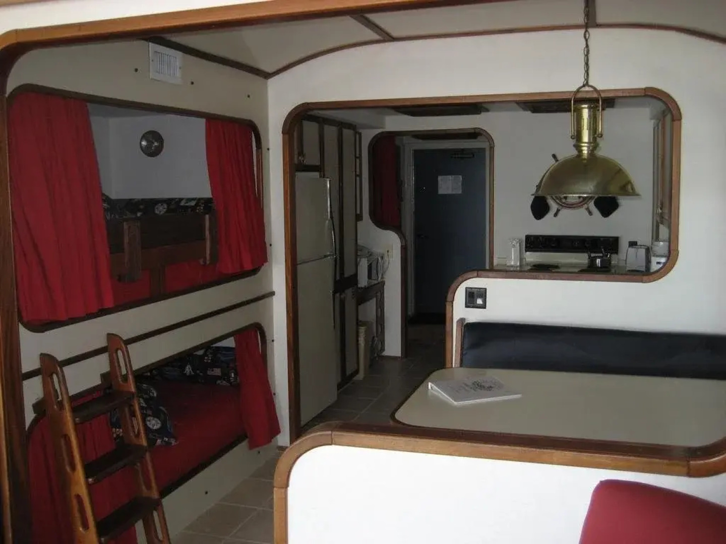 Mariners Boathouse and Beach Resort