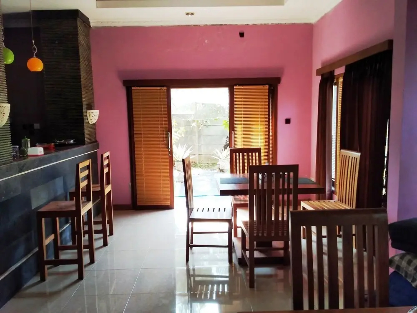 A very nice cozy family home with 2 floors, fully furnished.