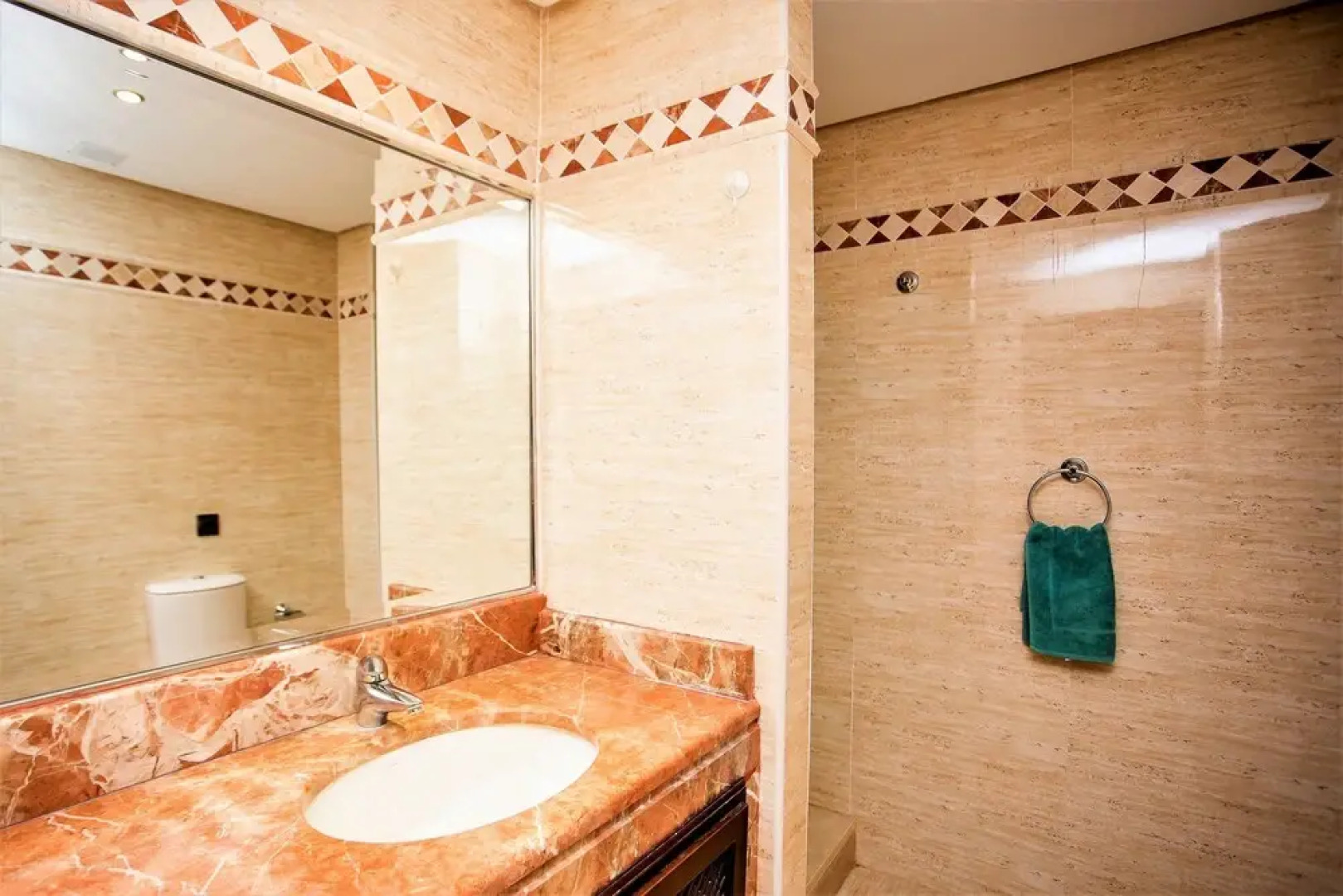 2 Bed Apartment with Mountain and Sea Views VDS33