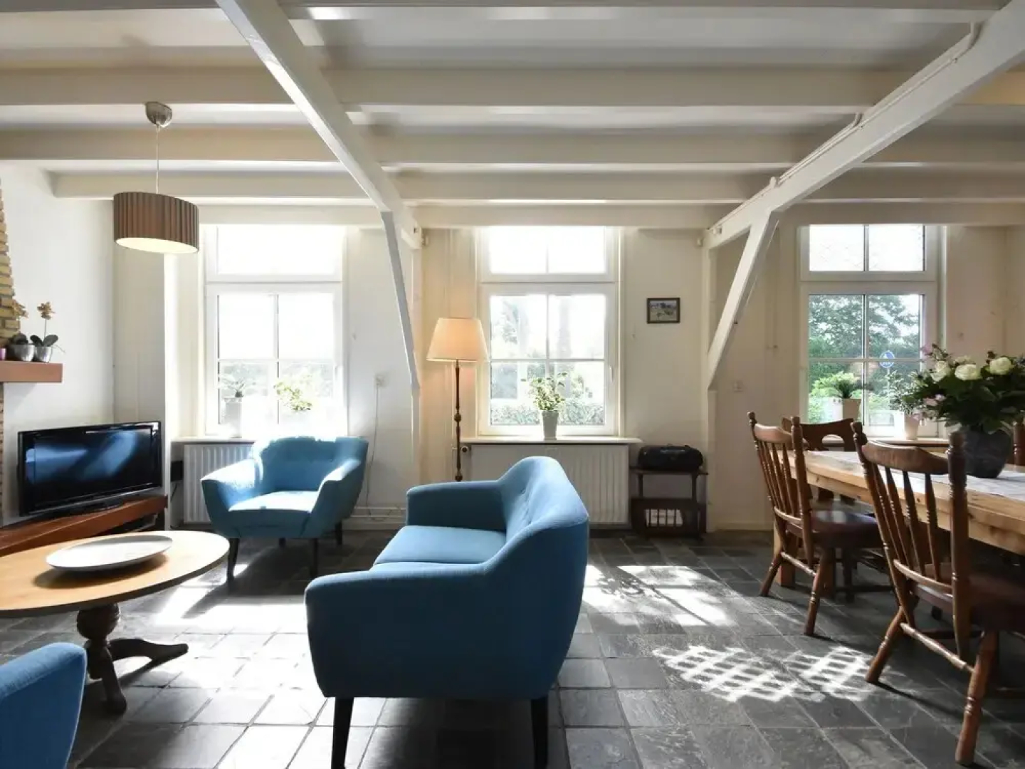 Alluring Holiday Home in Burgh Haamstede With Terrace