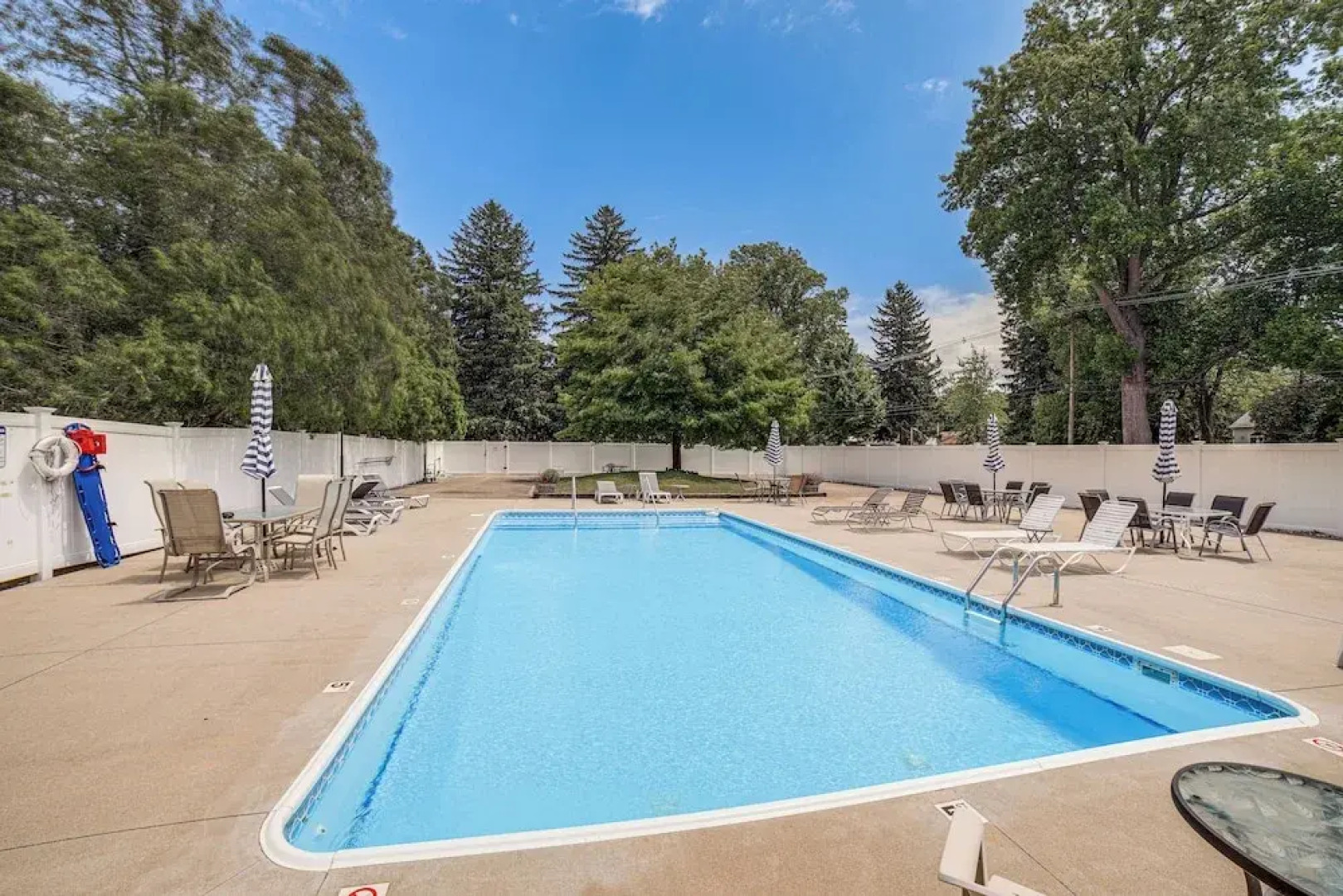 Walk to Lake Michigan - South Haven Condo!