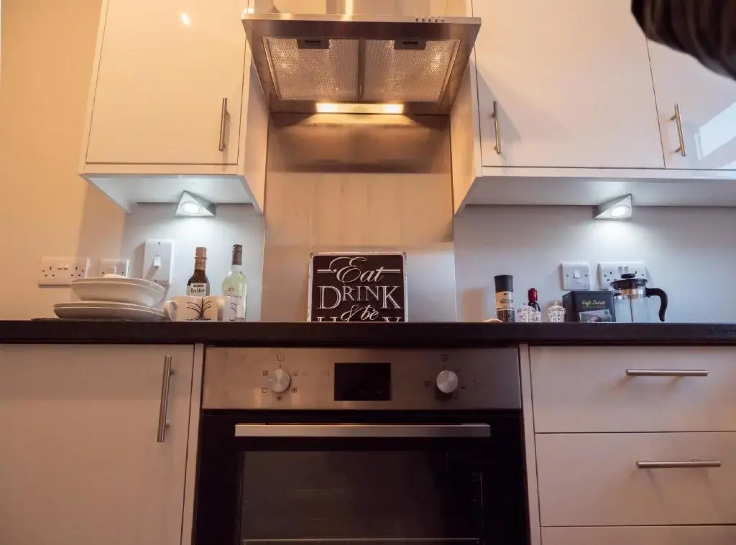 Near Hinckley Centre, sleeps up to 6, spacious ground floor apartments with secure parking