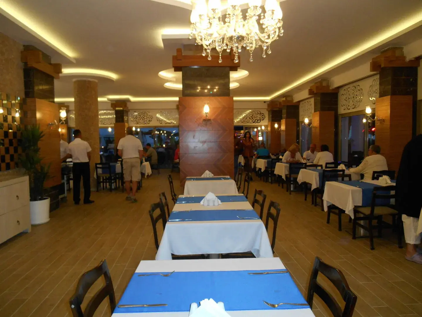 Parador Beach Hotel