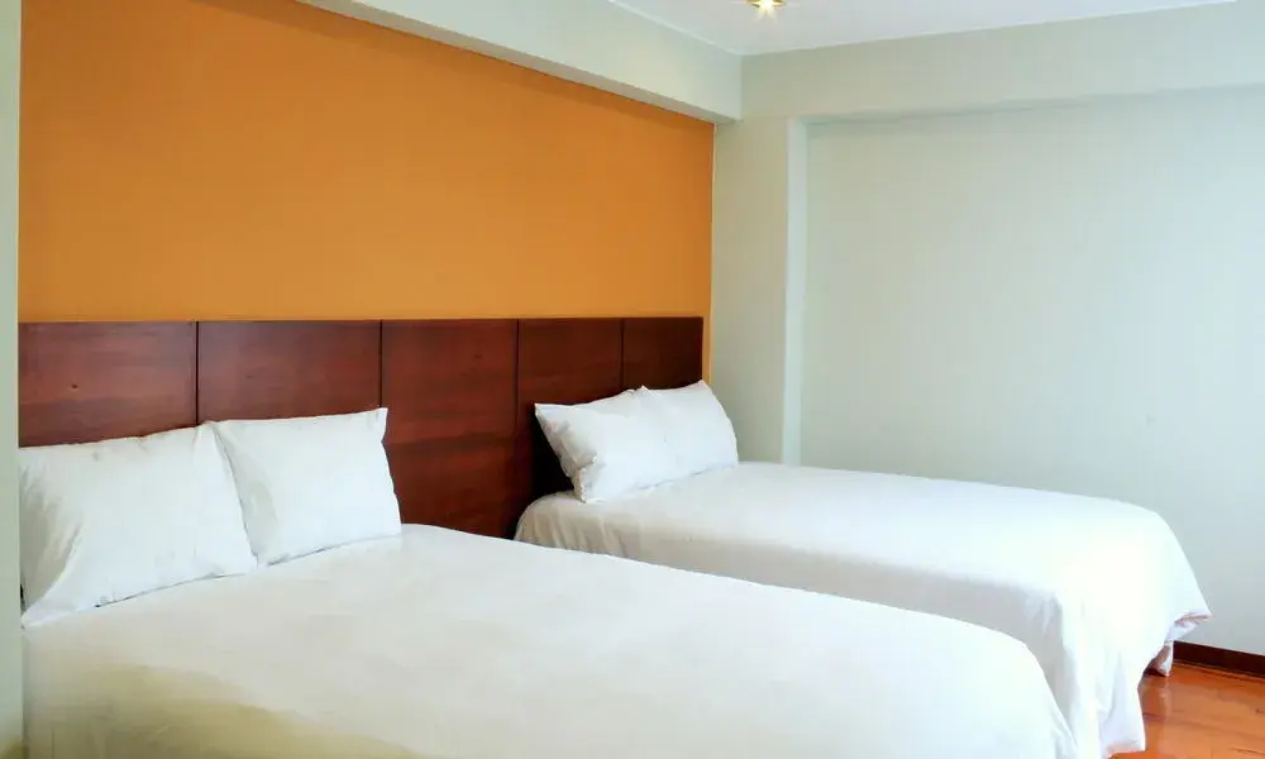 Naira Hotel