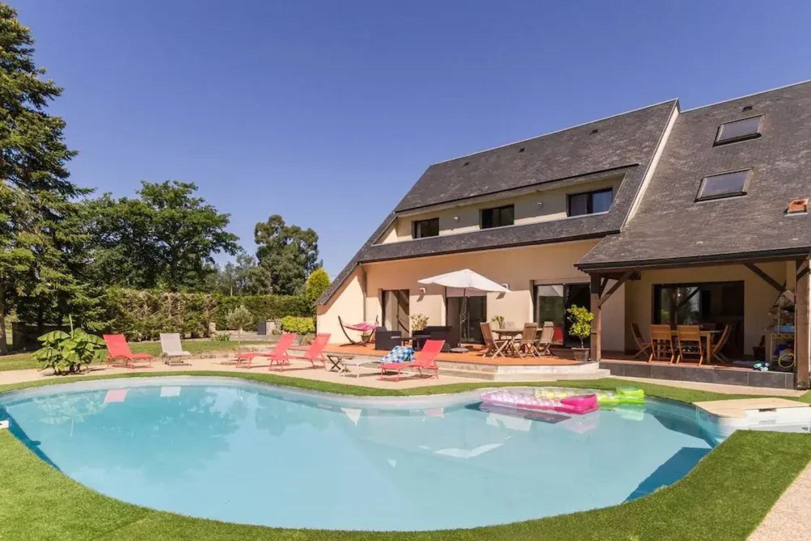 House With 5 Bedrooms in Le Val-saint-père, With Pool Access, Enclosed