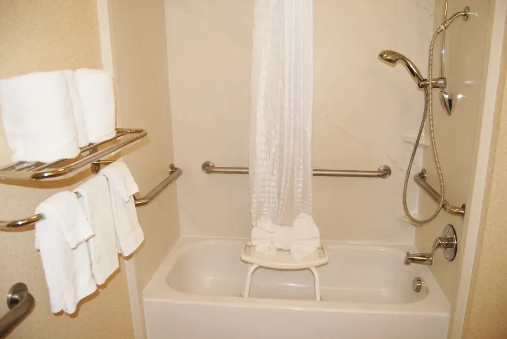 Red Roof Inn & Suites Berea