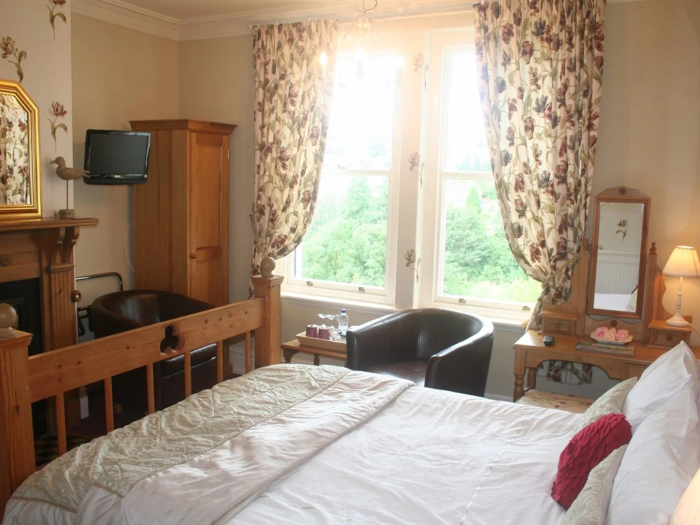 Glan Heulog Guest House