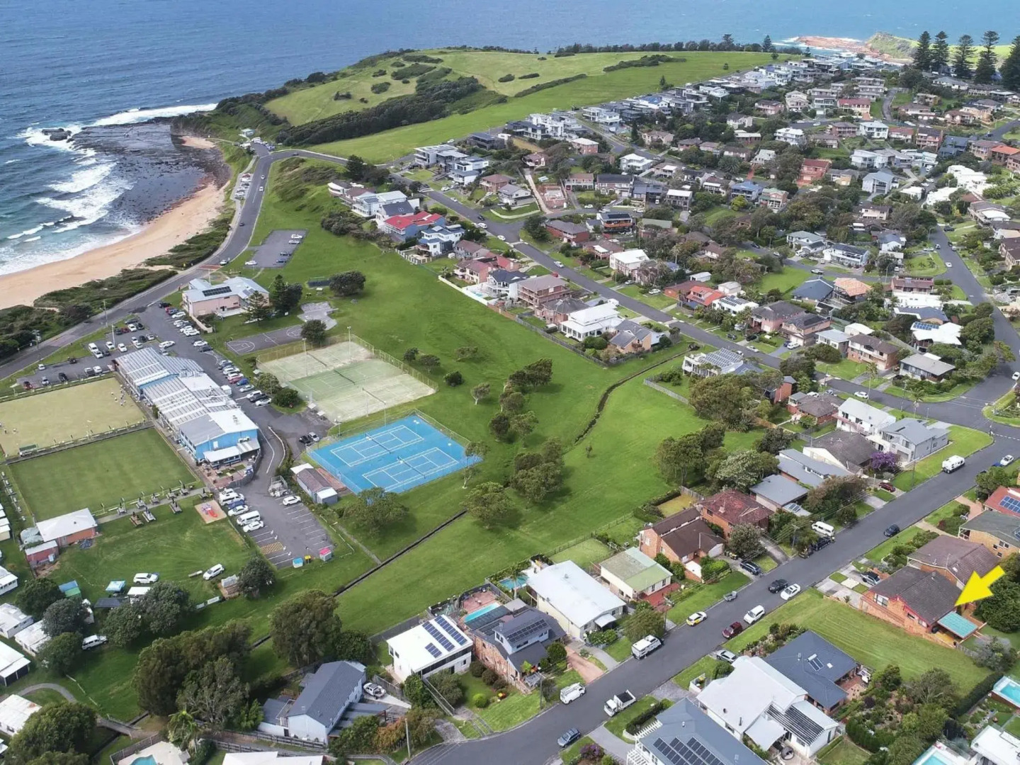 CLOUD NINE Gerringong 4pm Check Out Sundays except Peak season