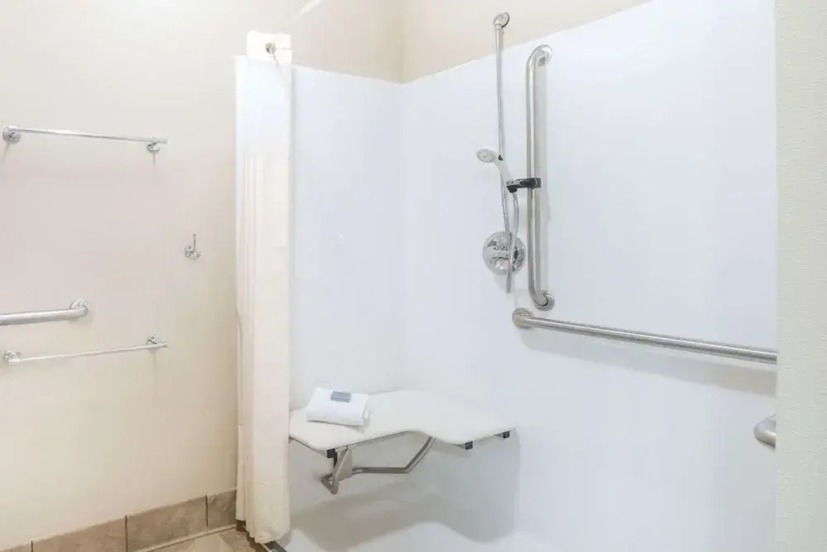 Homstay Suites