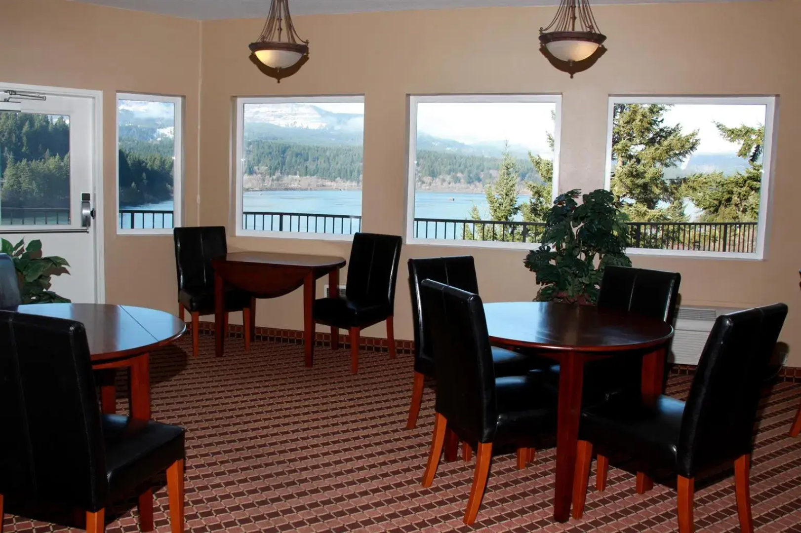 Best Western Plus Columbia River Inn