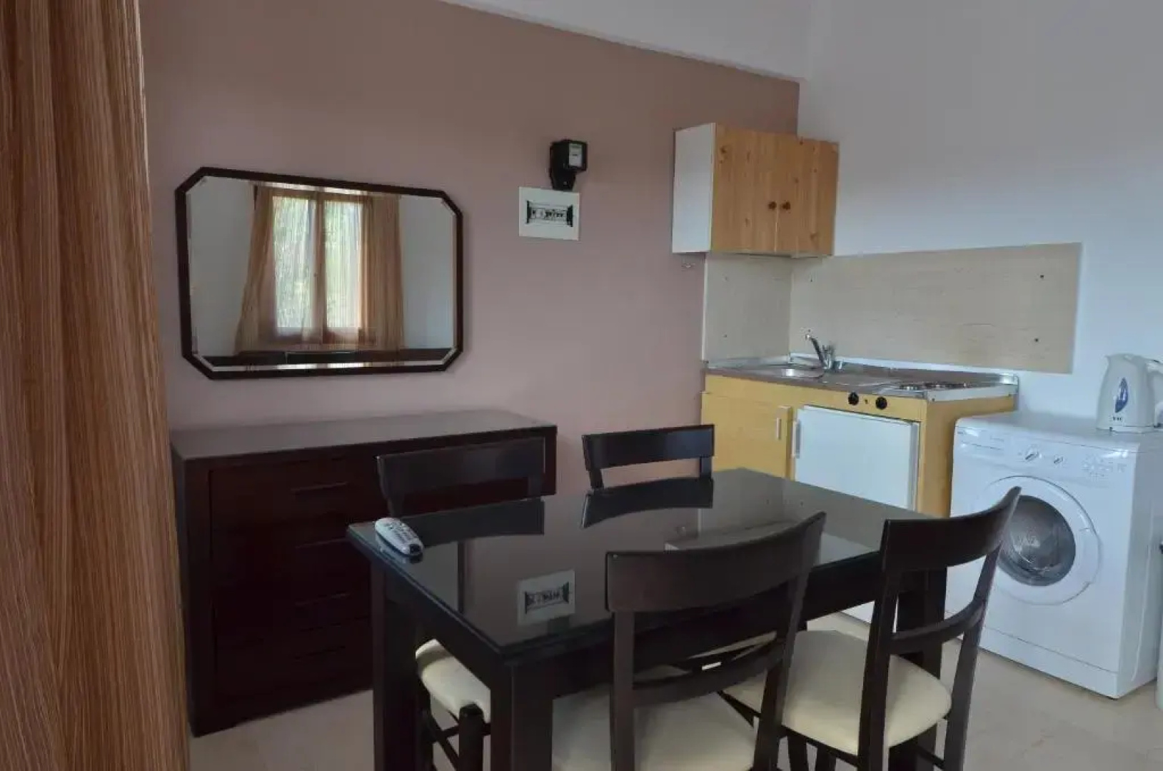 Manos Apartments