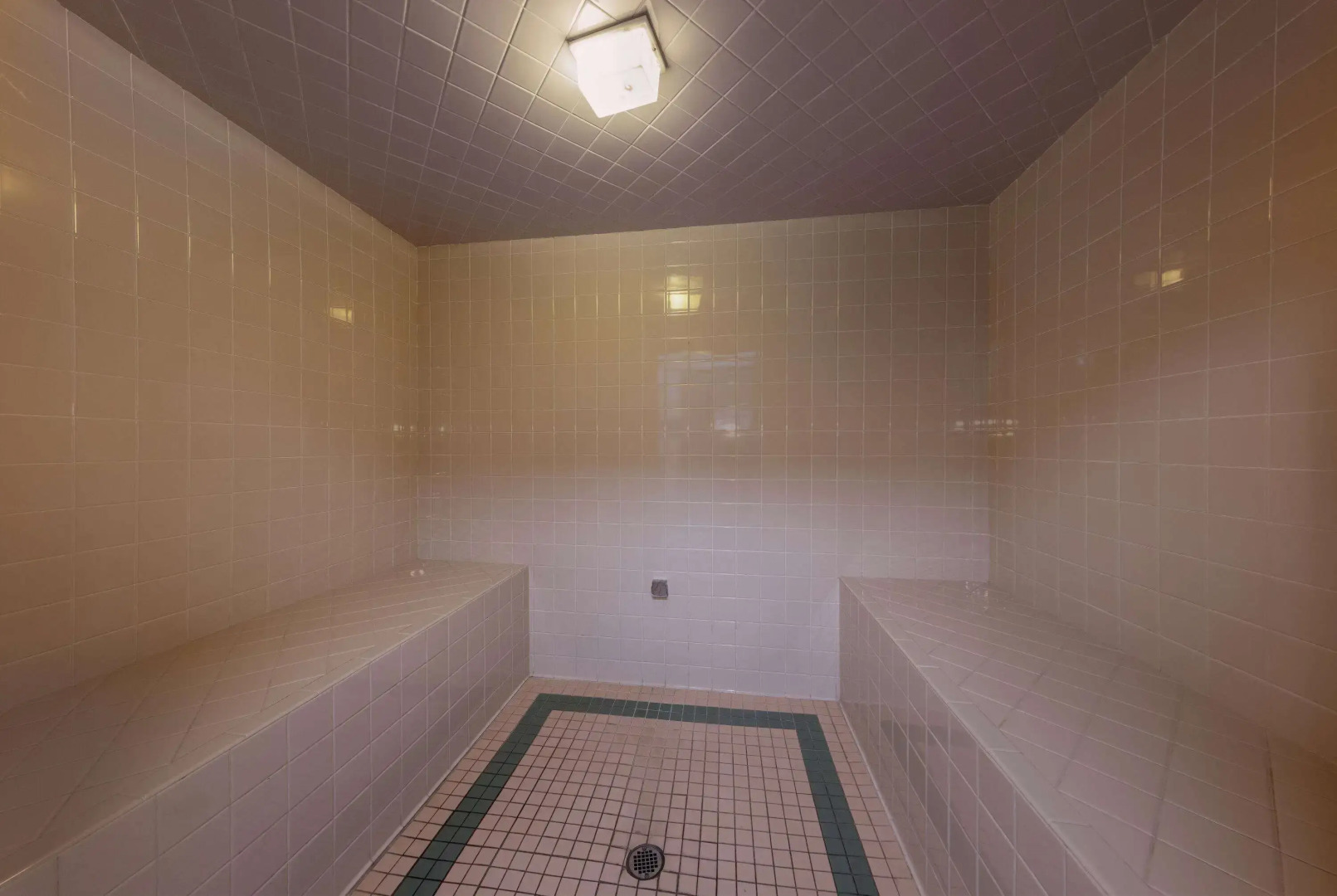 Days Inn by Wyndham Lathrop