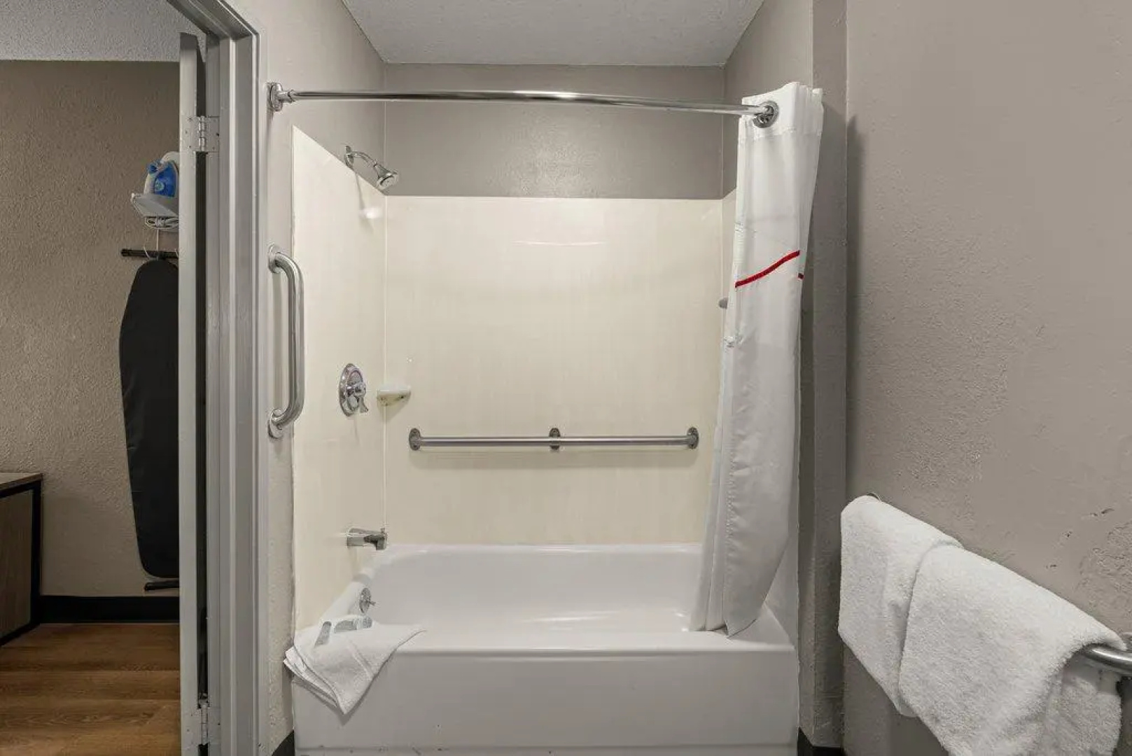 Red Roof Inn Detroit - Royal Oak/ Madison Heights