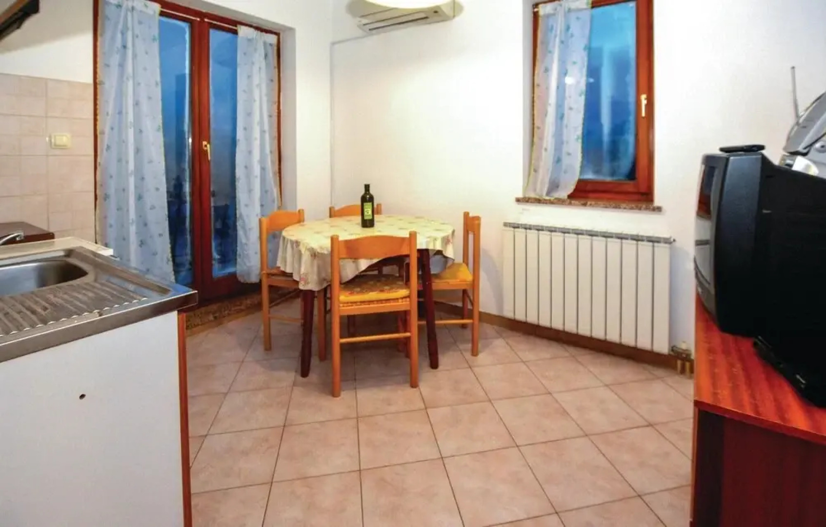 Beautiful Home in Izola With Wifi and 2 Bedrooms
