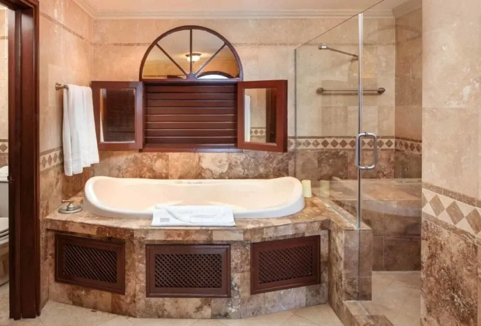 1 Bedroom Ocean View Apartment The Crane, Barbados