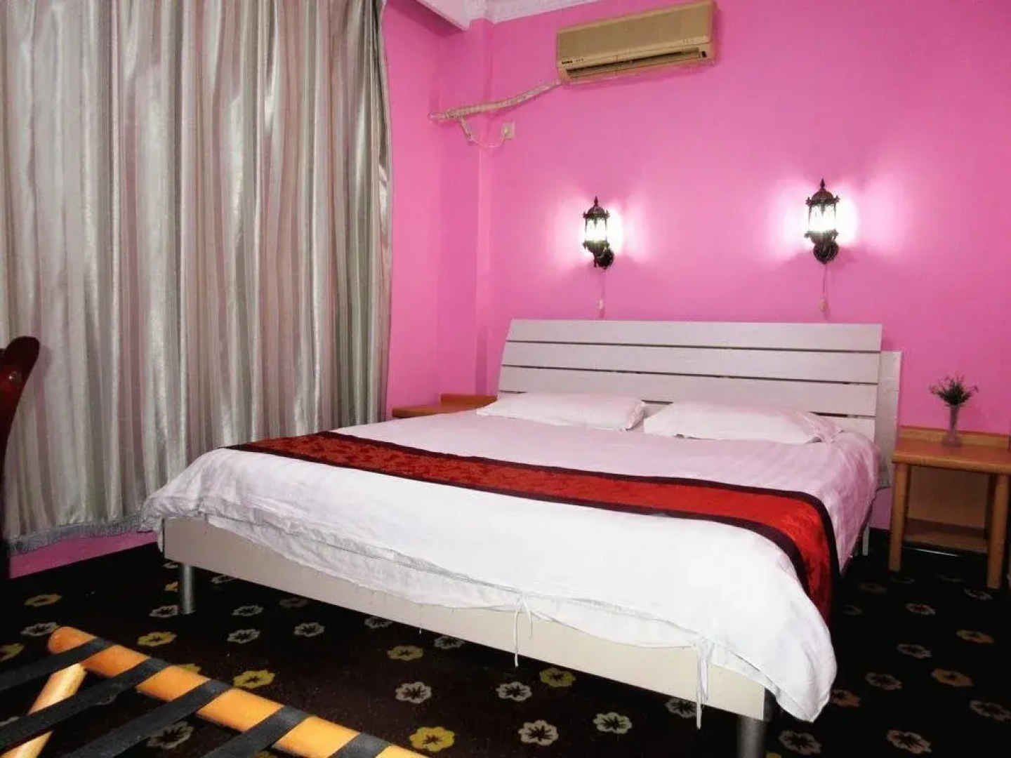 25 Four Seasons Youth Hostel
