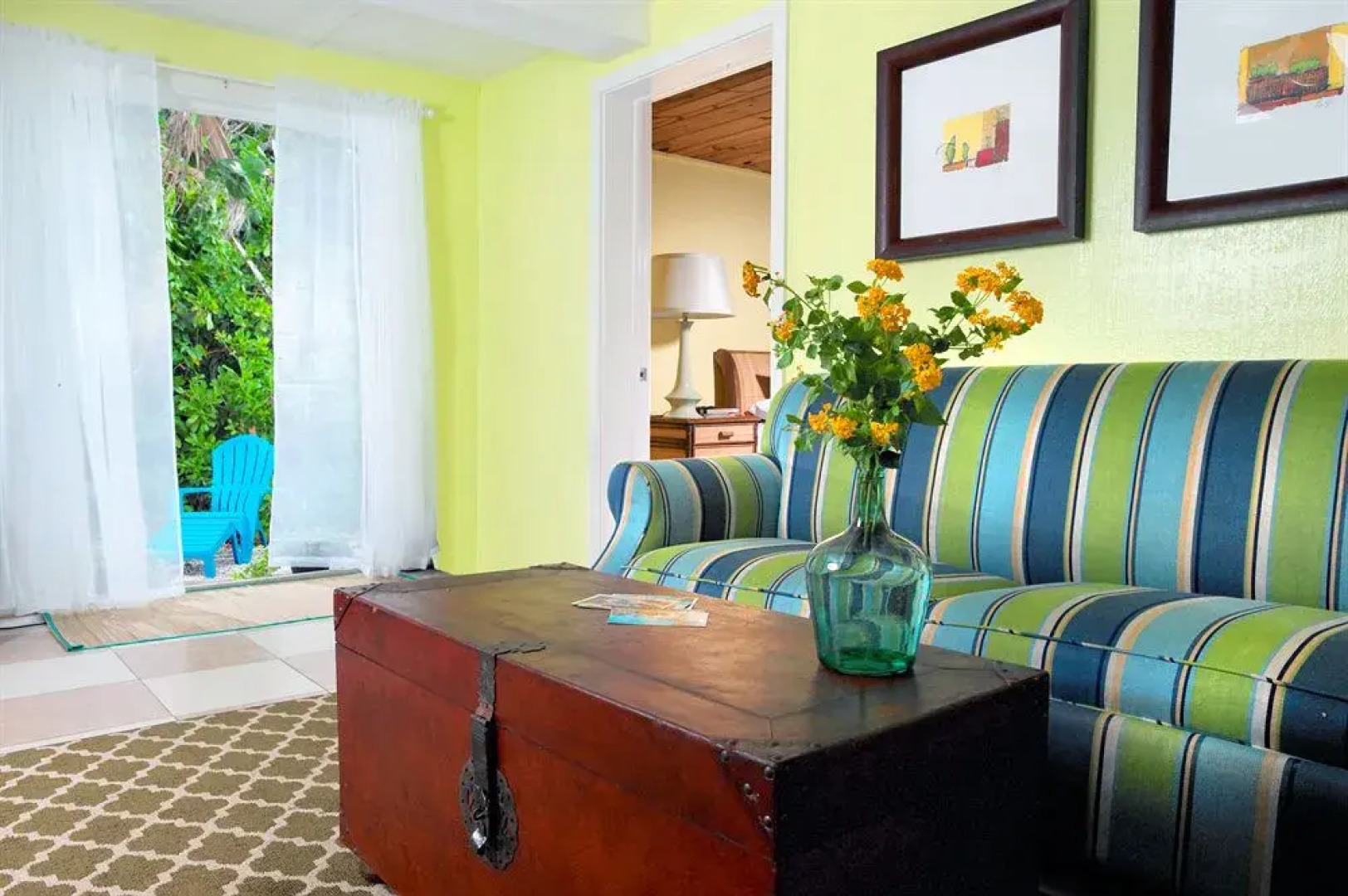 Dolphin Marina & Cottages