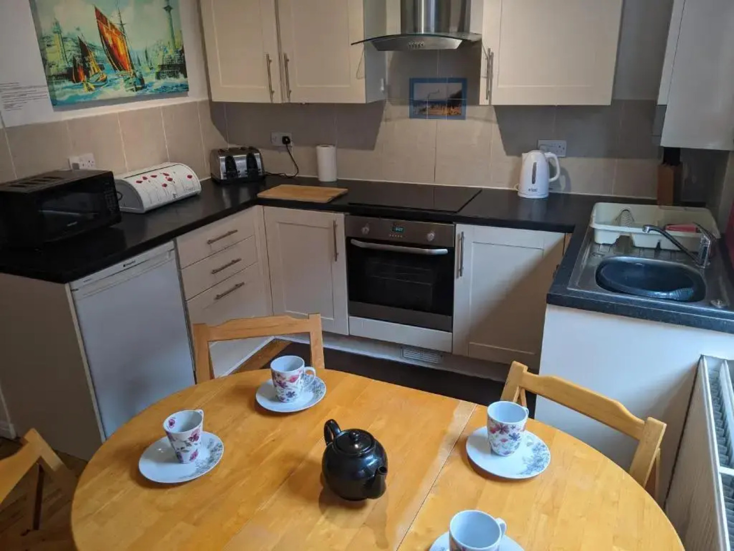 Endeavour Cottage Whitby sleeps 6