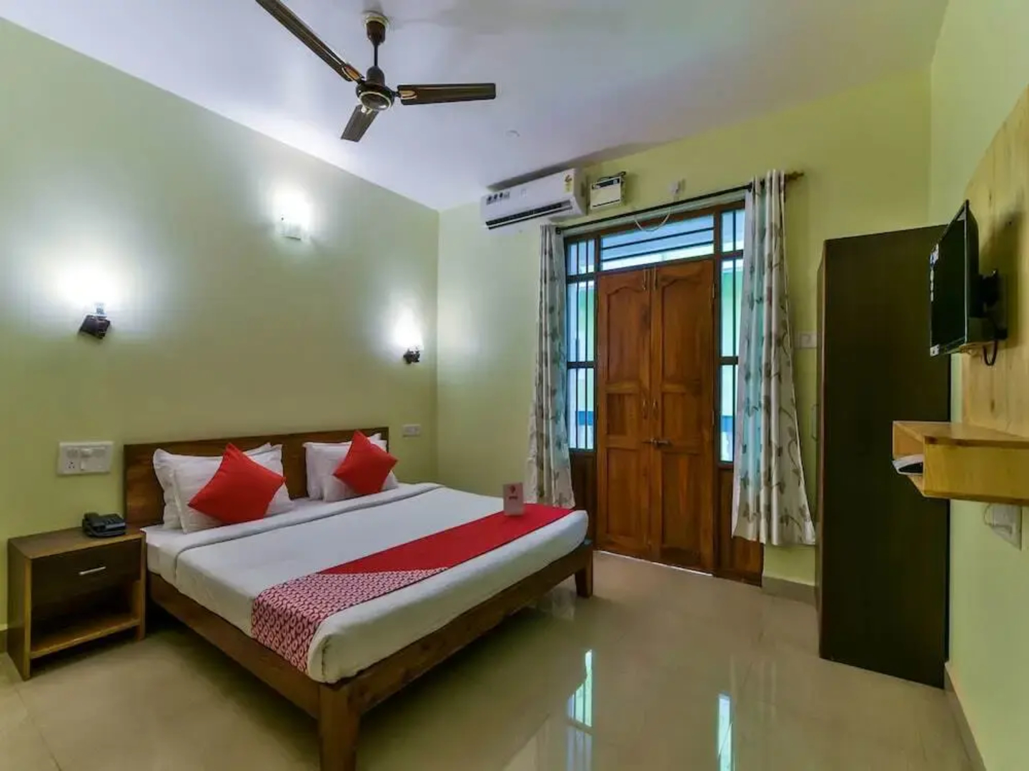 Grotto Bay Holiday Homes