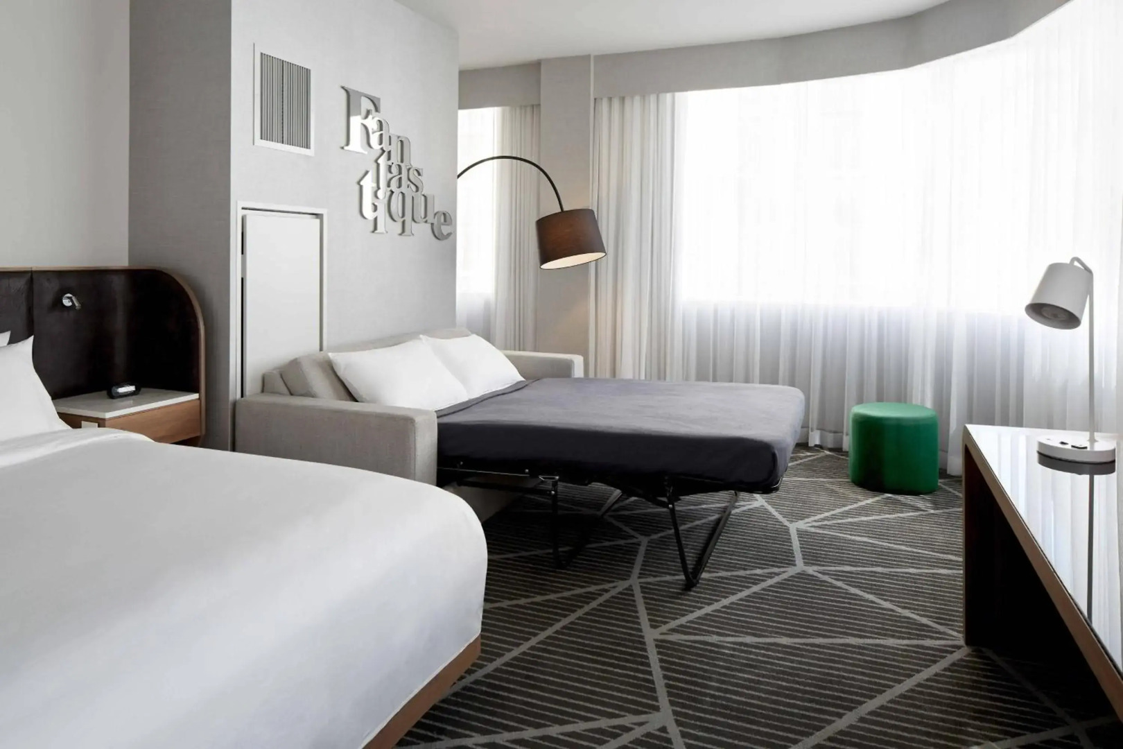 Renaissance Montreal Downtown Hotel